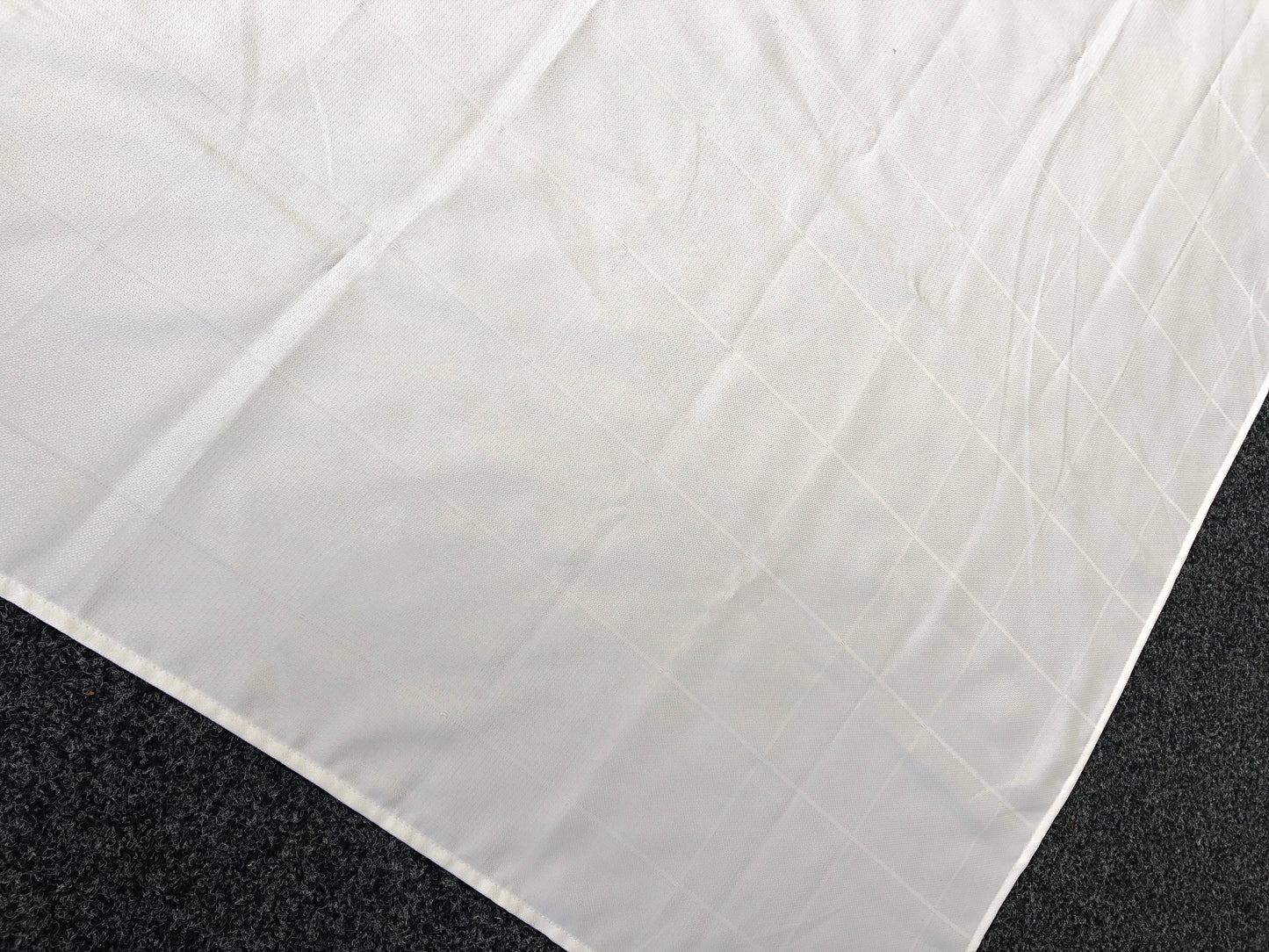 Simon Gault Grid White Tablecloth  (19291)