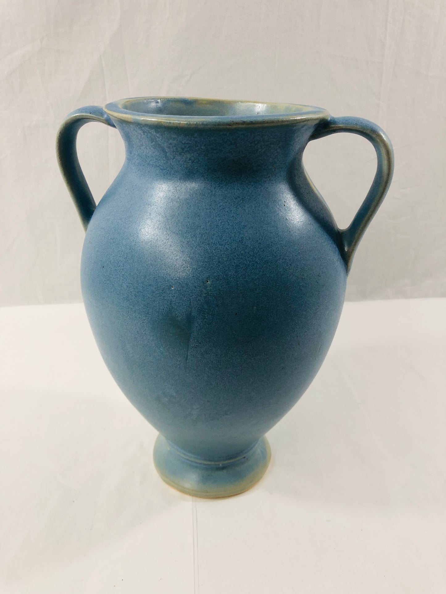 Pottery Urn Vase (20567)