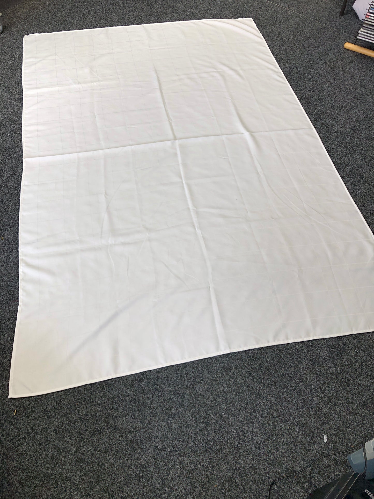 Simon Gault Grid White Tablecloth  (19291)