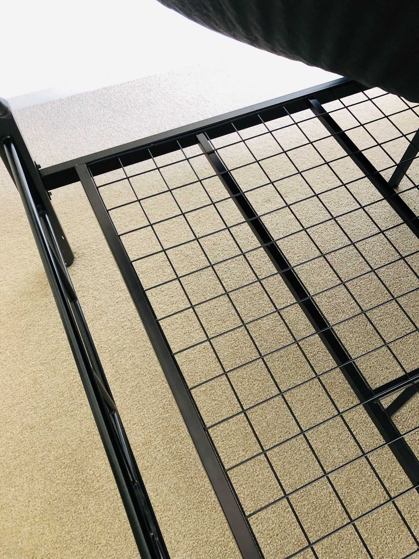Queen Bed with Metal Base (21806)