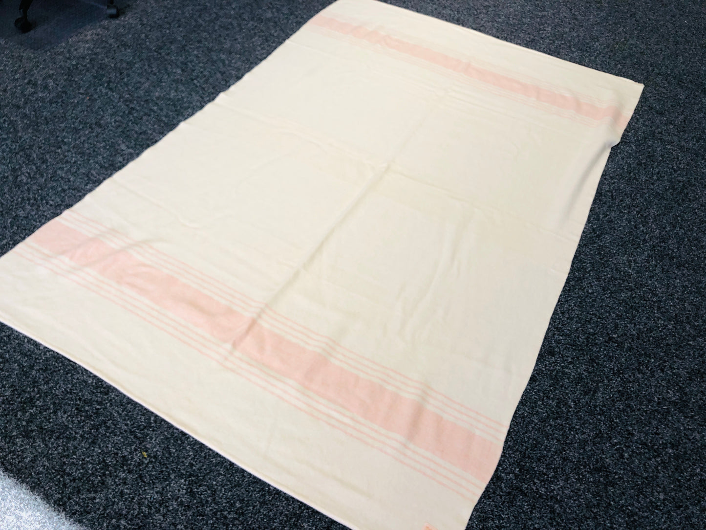 
                  
                    Cream/Pink Long SIngle Daylesford Wool Blanket (17297)
                  
                