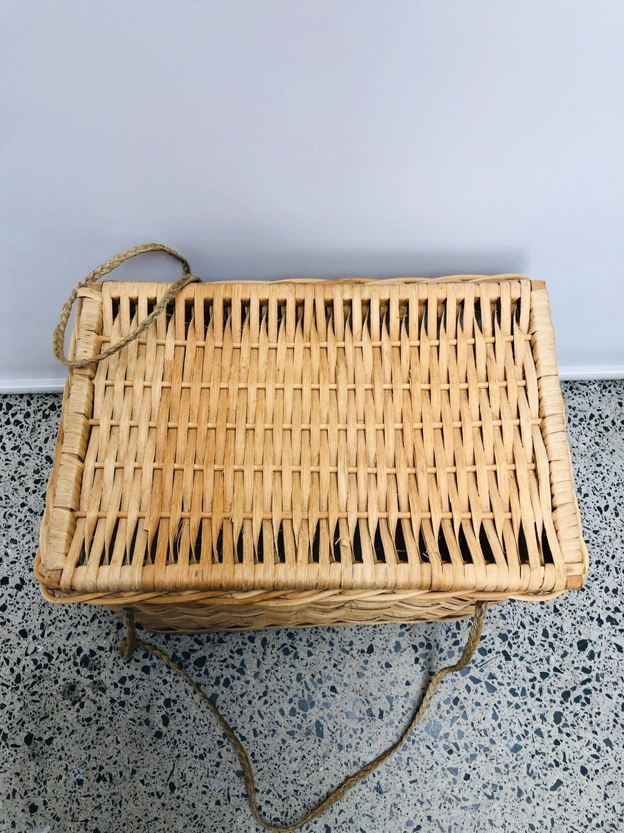 Cane Picnic Basket (15868) Secondhand Avenue