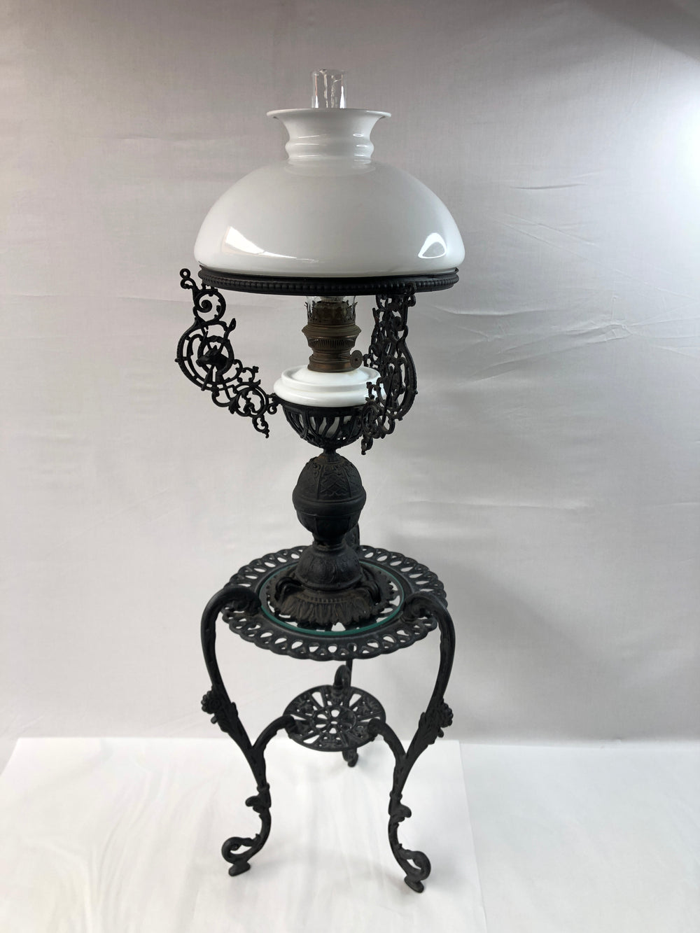 Vintage Metal Paraffin Table Lamp with Metal Table (16329)