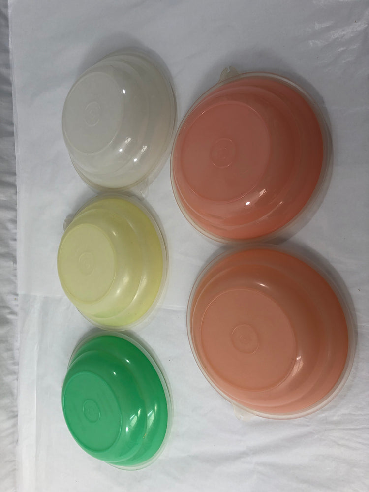 
                  
                    Vintage NZ Made Tupperware Bowls & Cups with Lids (21413)
                  
                