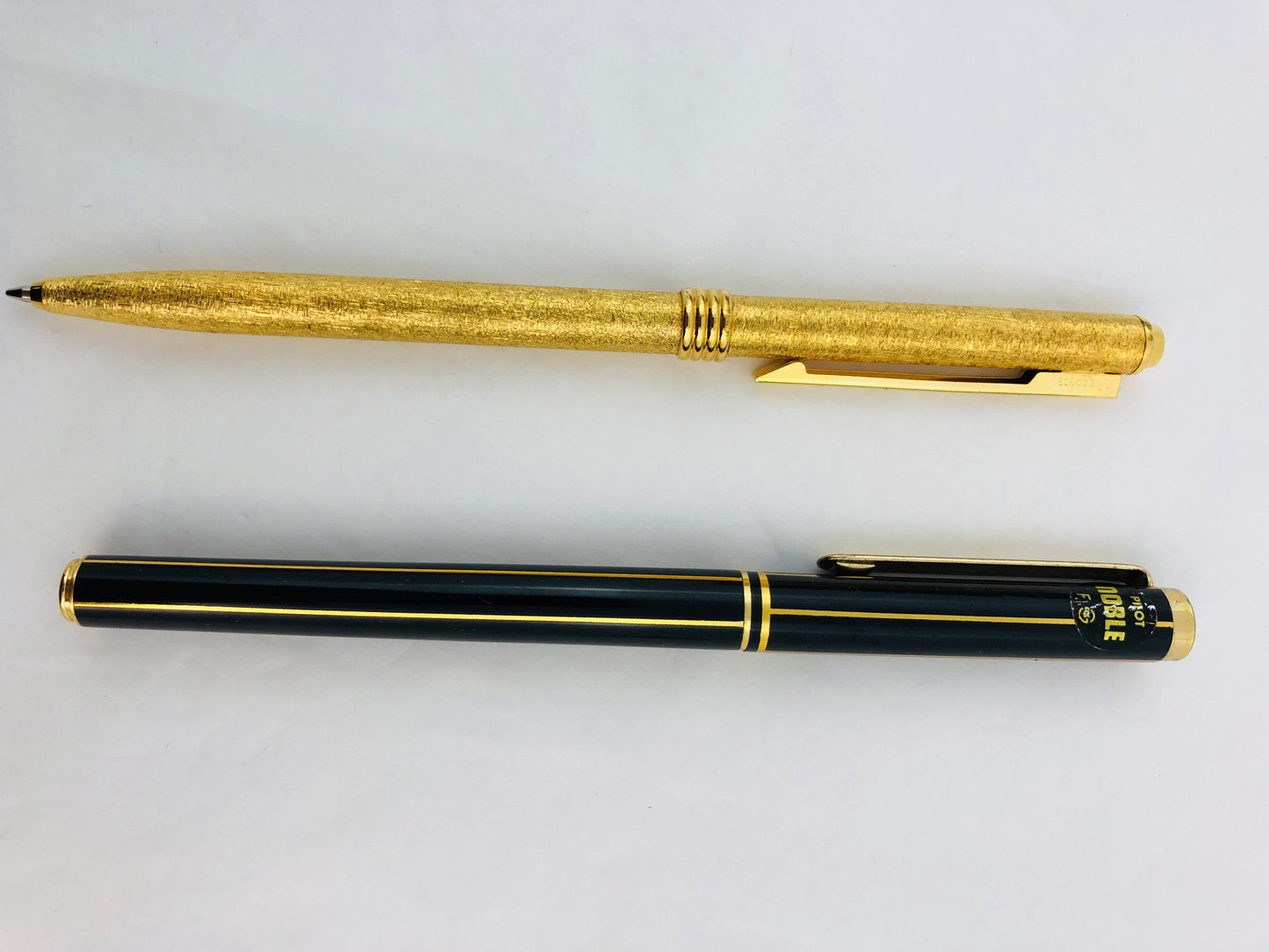 
                  
                    Vintage Sheker Gold Pen & Pilot Nobel Pen (21305)
                  
                