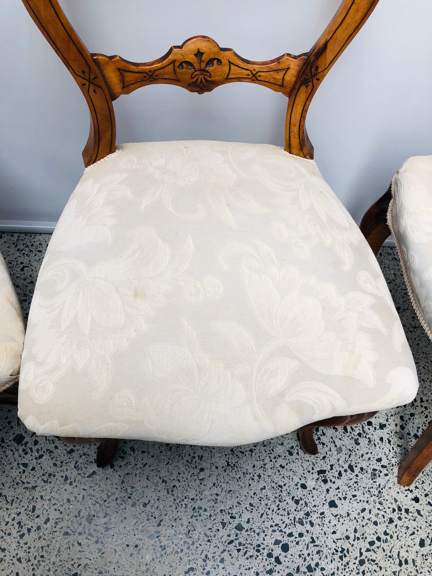 
                  
                    Antique Balloon Back Dining Chairs x4 (21789)
                  
                