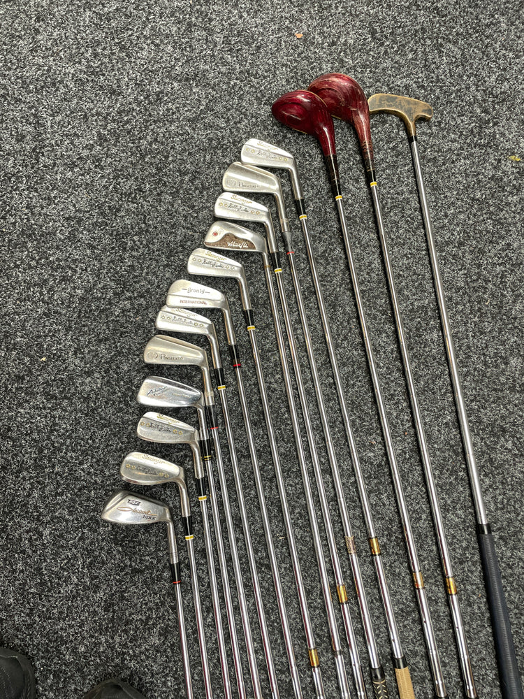 
                  
                    Golf Clubs x 15 - Various - Right Handed (18119)
                  
                