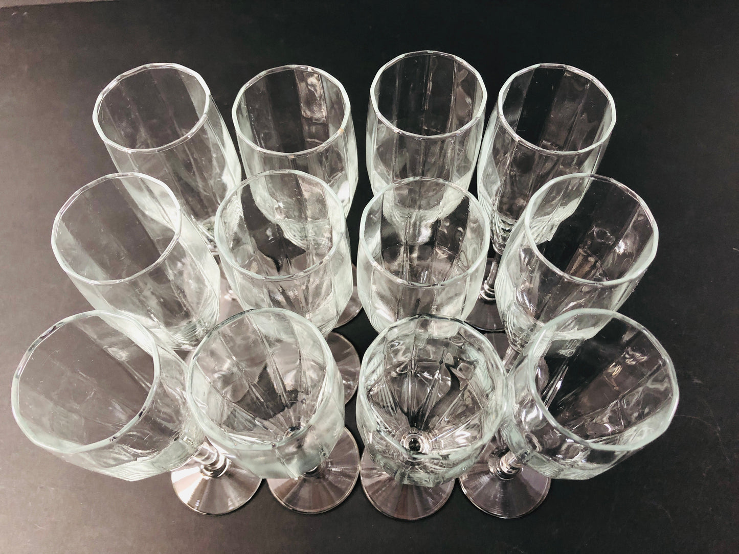 
                  
                    Vintage Geo Look Champagne Flutes  x 12 (21568)
                  
                
