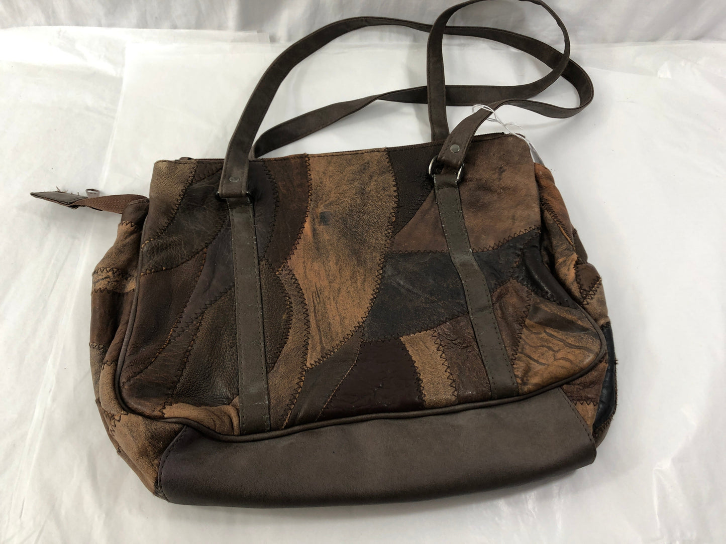 
                  
                    Vintage Leather Patch Bag (21441)
                  
                