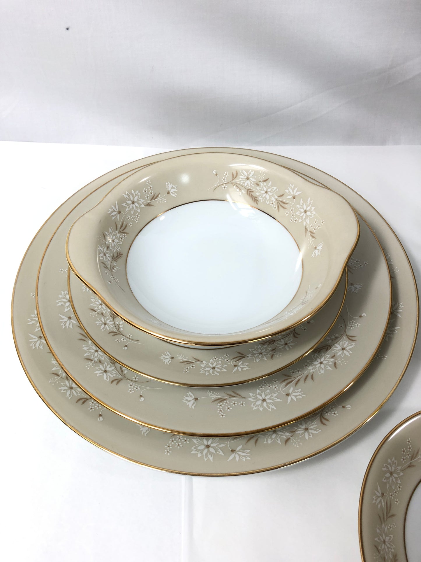 
                  
                    Noritake Chadwick (6786) 36 Piece Dinner Set (19300)
                  
                