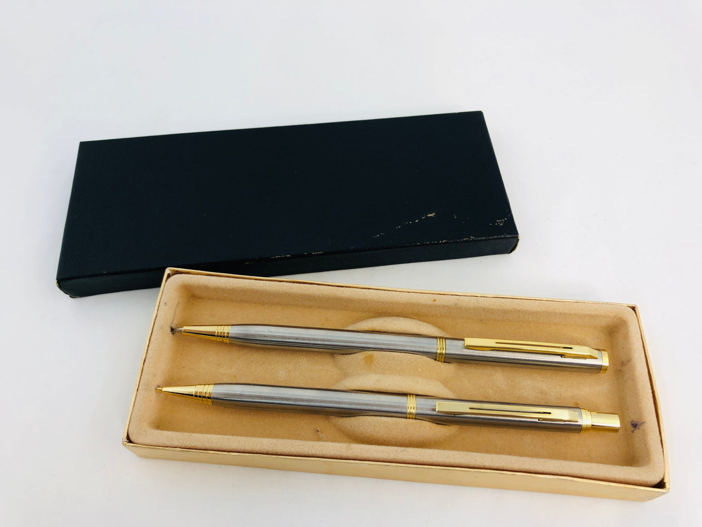 
                  
                    Vintage Pen and Pencil - Matching Set (21292)
                  
                