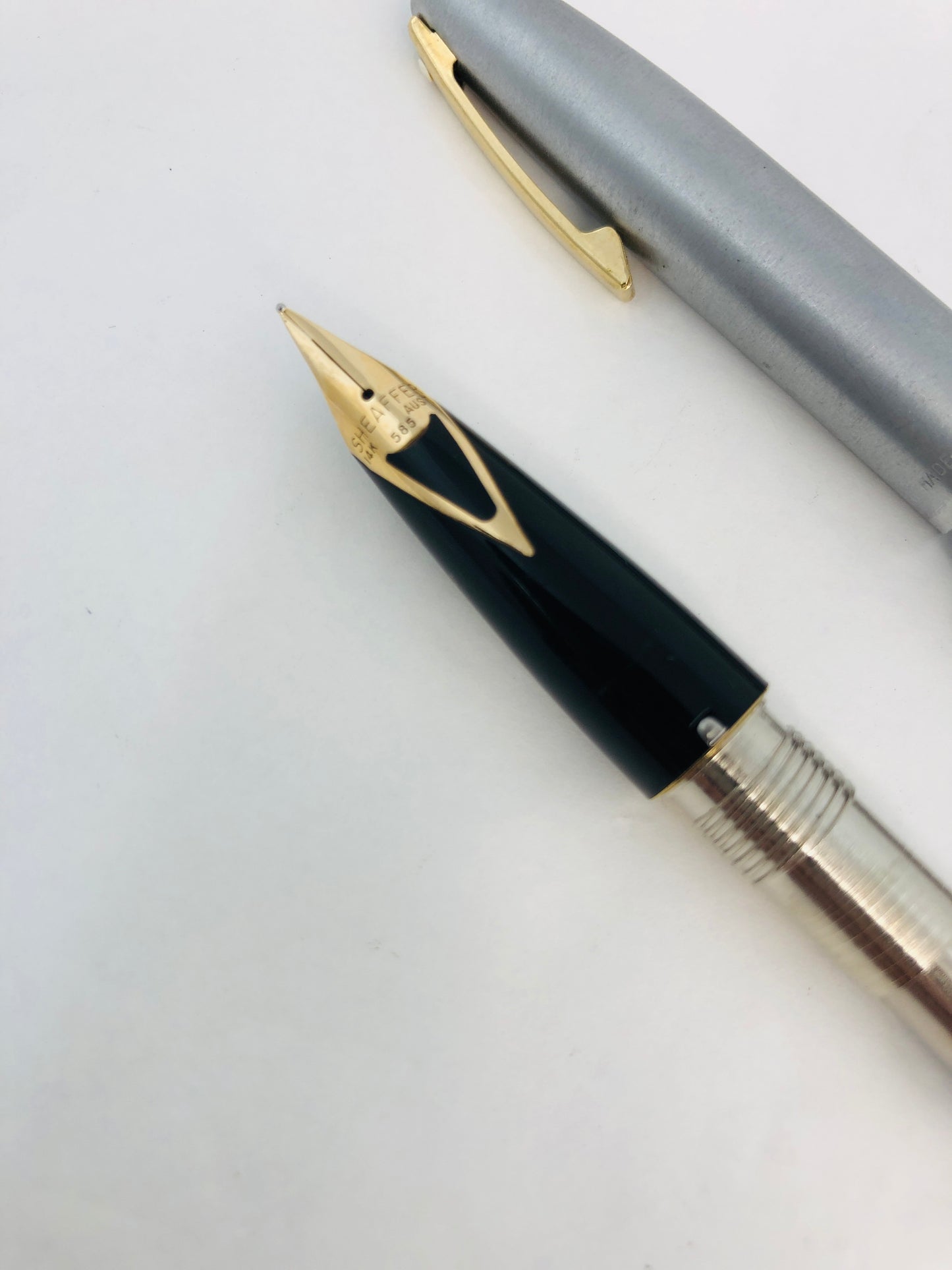 
                  
                    Vintage Sheaffer Fountain Pen - Gold Tip (21299)
                  
                