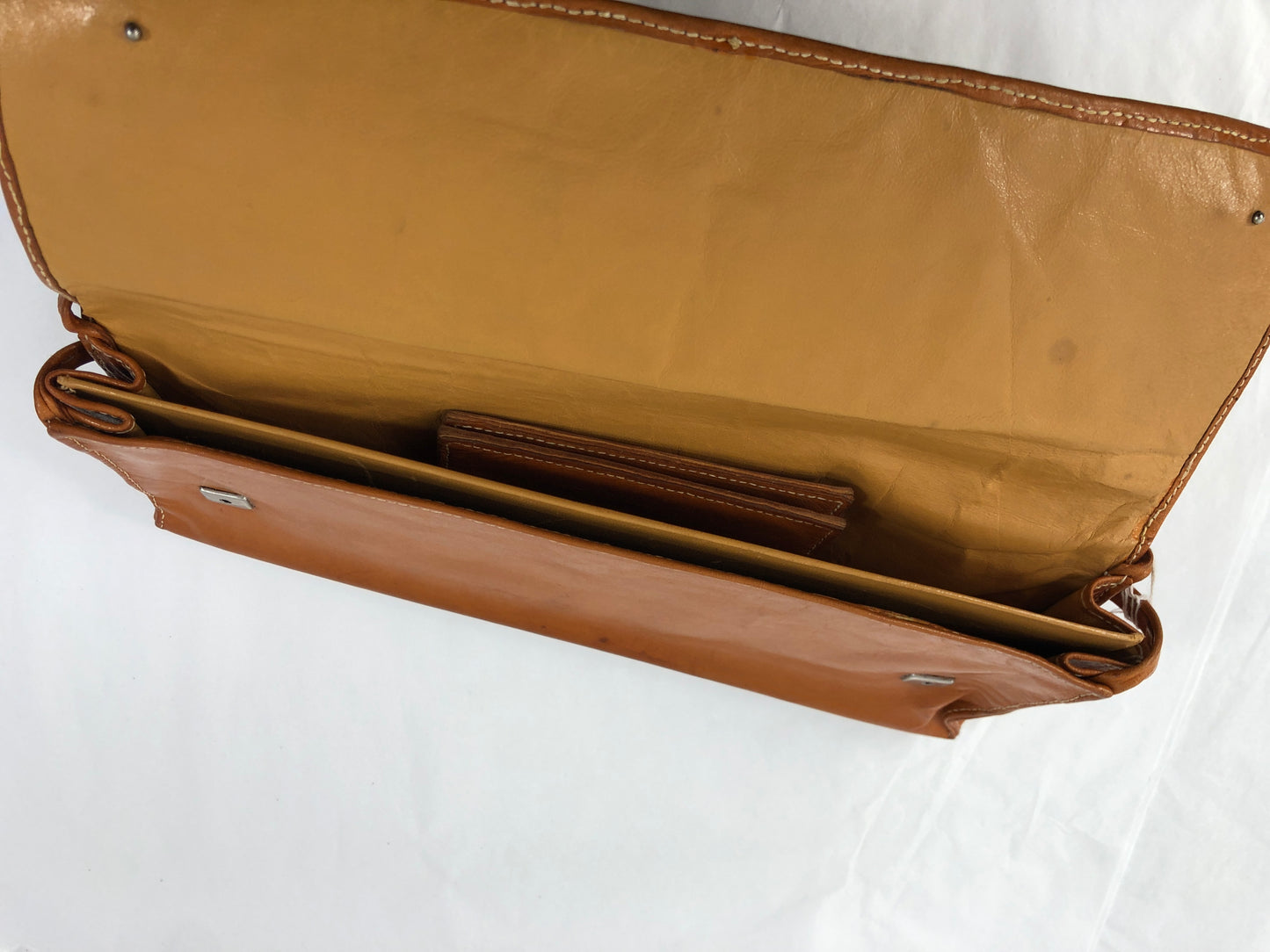 
                  
                    Leather Ladies Designer Tan Clutch (21421)
                  
                