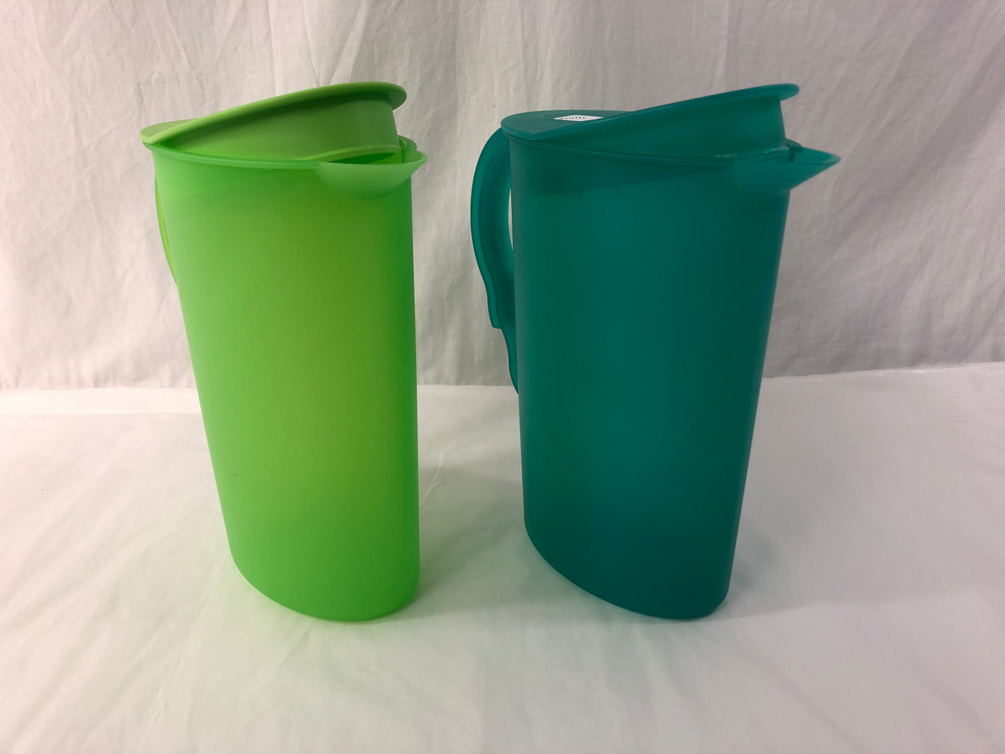
                  
                    Tupperware- 2 x Water Jugs 2.1L (21414)
                  
                