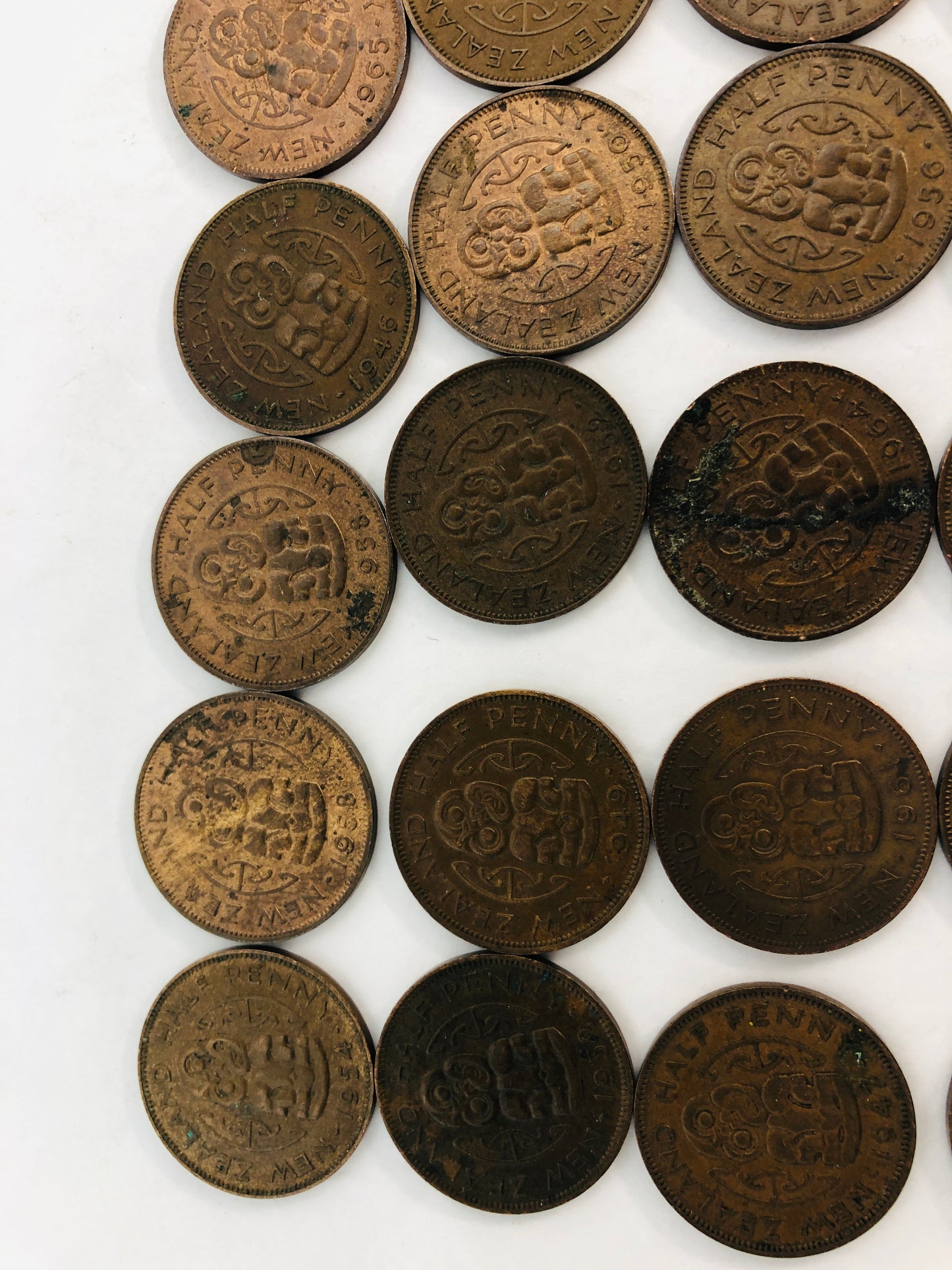 
                  
                    New Zealand Pre-decimal Coins - Half Penny 173g (21719)
                  
                