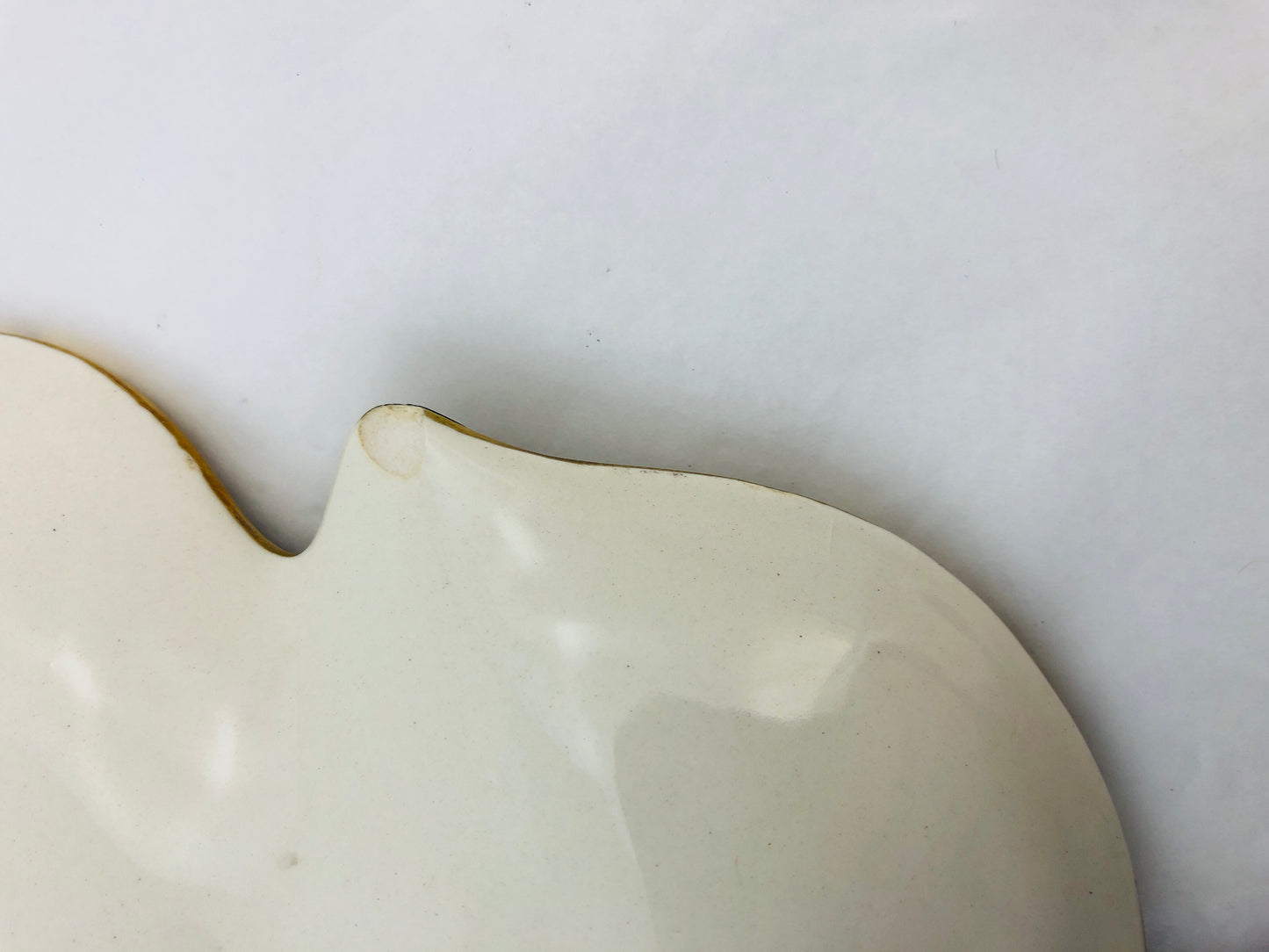 
                  
                    Carlton Ware - Rouge Royale Leaf Dish  (12362)
                  
                