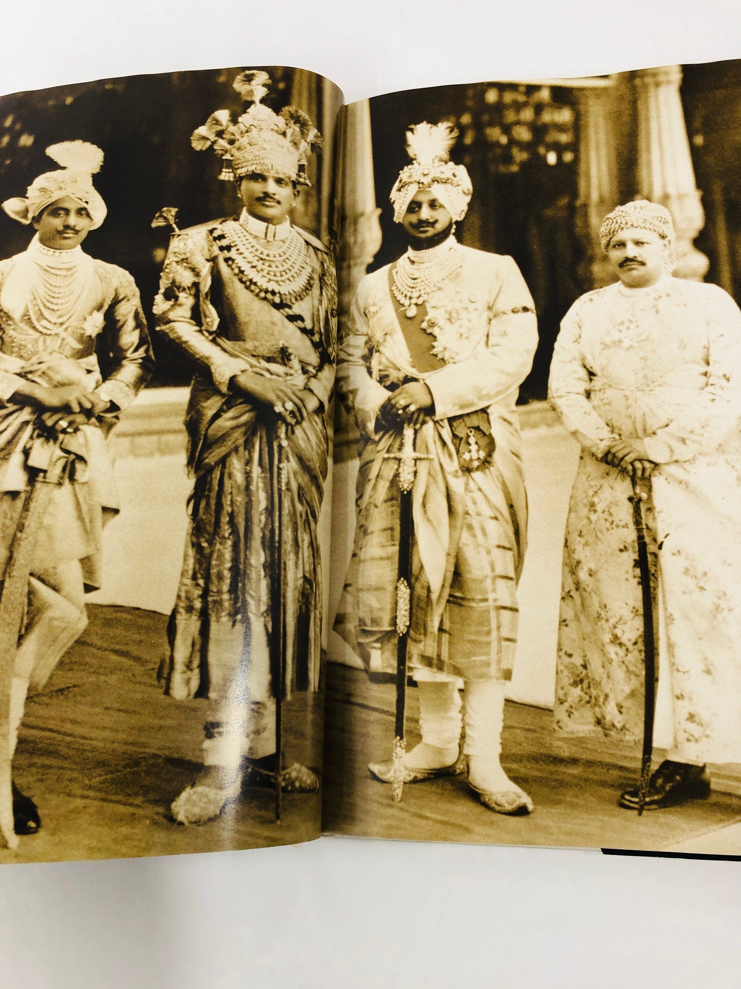 
                  
                    Maharaja - The Splendour of India's Royal Courts (20657)
                  
                