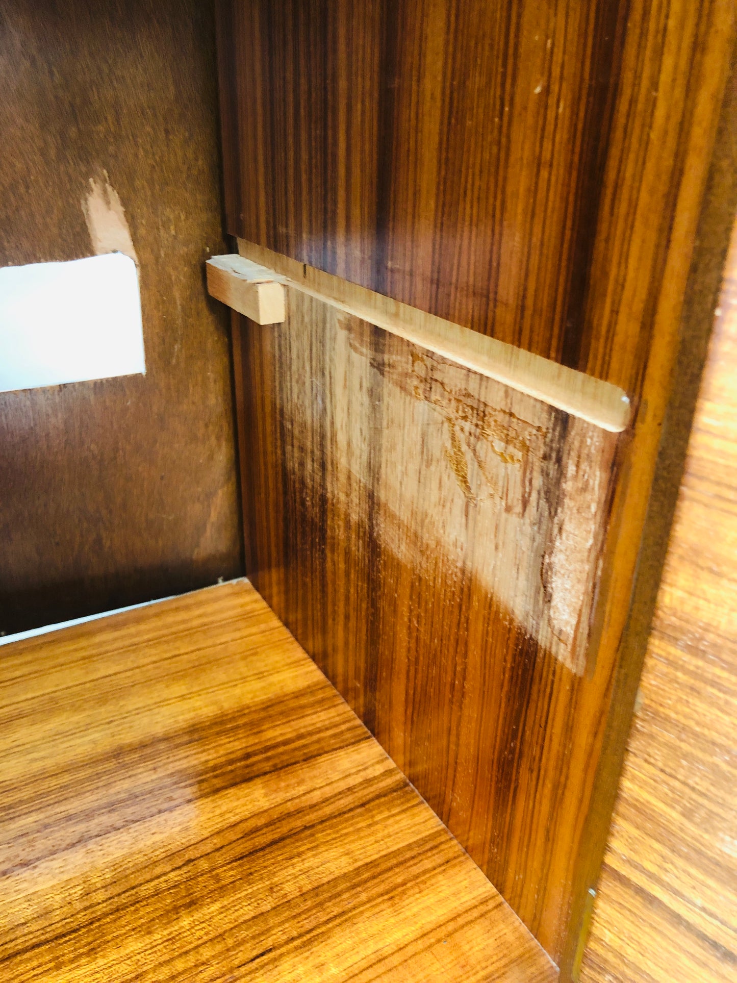 
                  
                    Antique Style Burr Walnut Drink Cabinet (21777)
                  
                