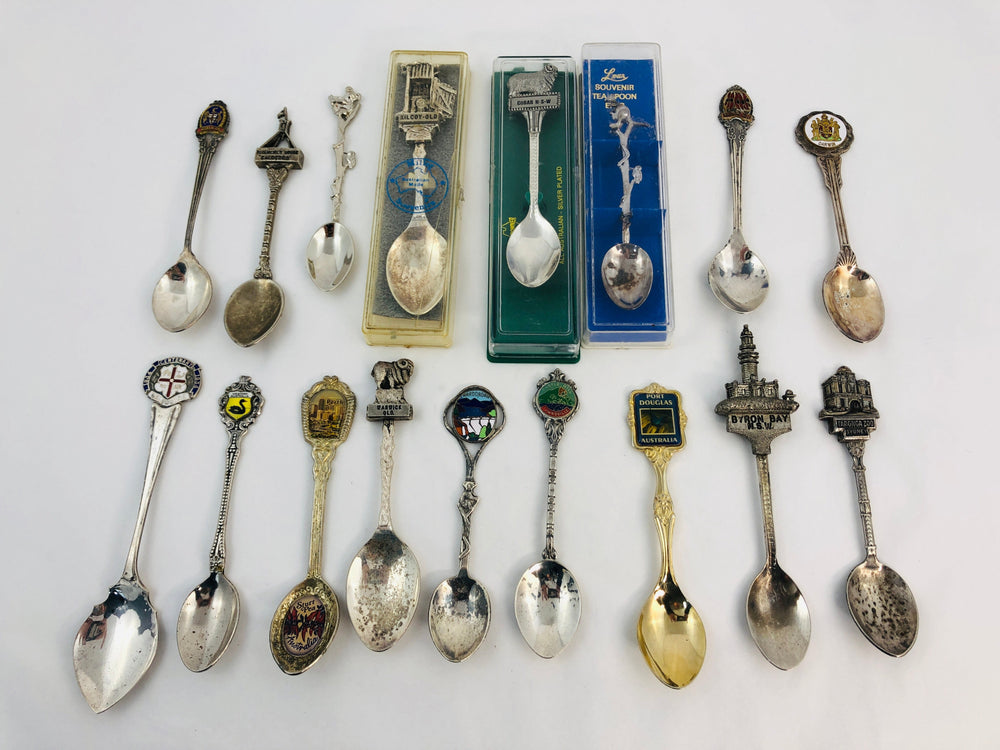 Vintage Australian Collectable Spoons x 17 (21325)