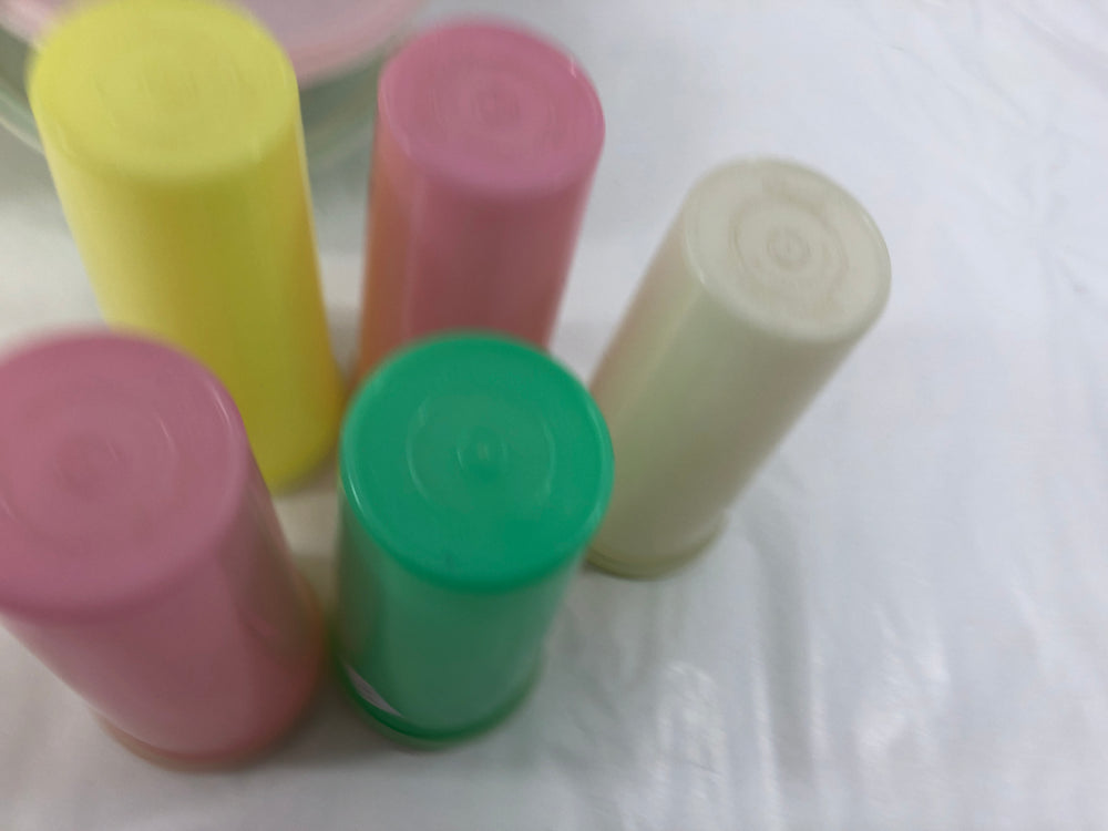 
                  
                    Vintage NZ Made Tupperware Bowls & Cups with Lids (21412)
                  
                