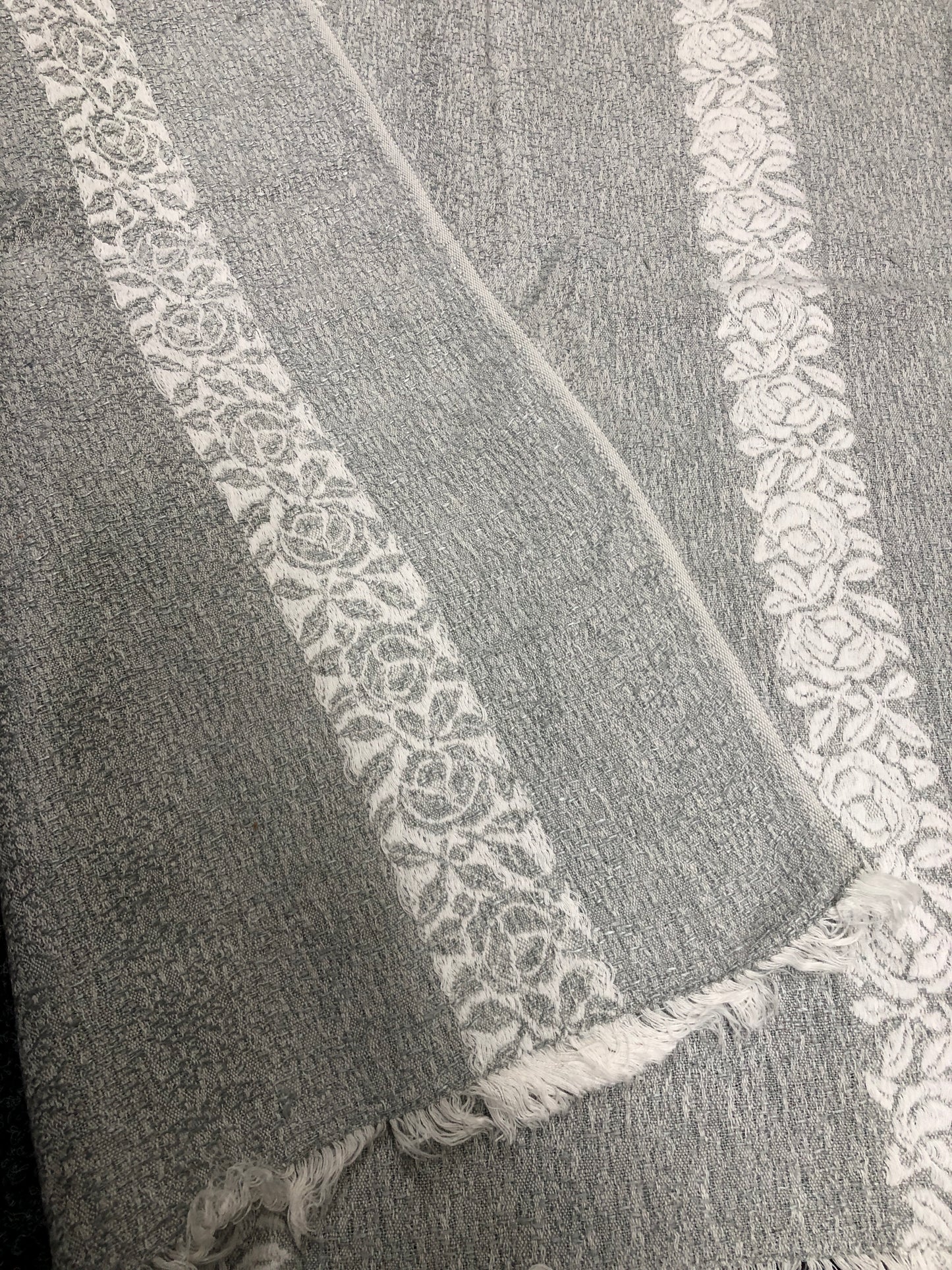 
                  
                    Grey Tablecloth With Napkins (21408)
                  
                