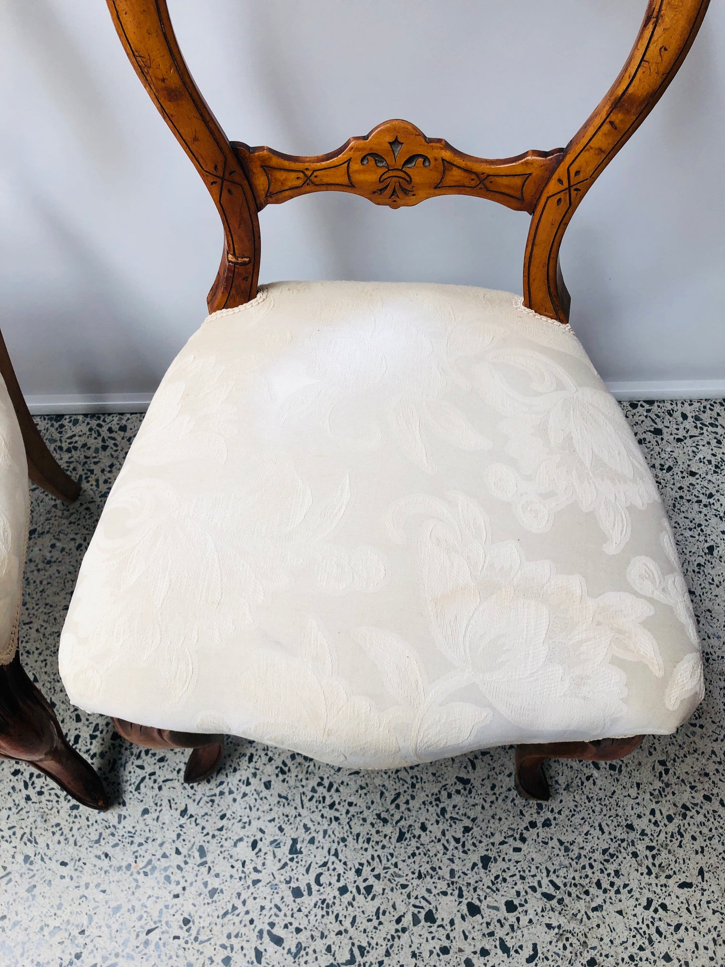 
                  
                    Antique Balloon Back Dining Chairs x4 (21789)
                  
                
