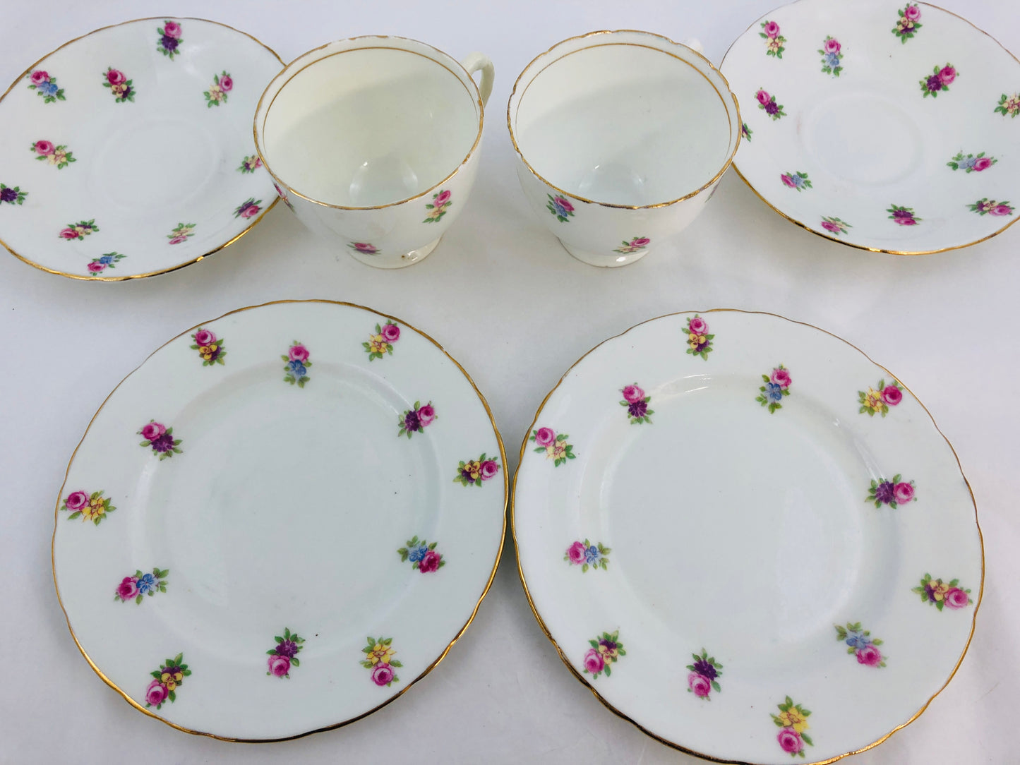 
                  
                    Sutherland Bone China Trio x 2 (21755)
                  
                