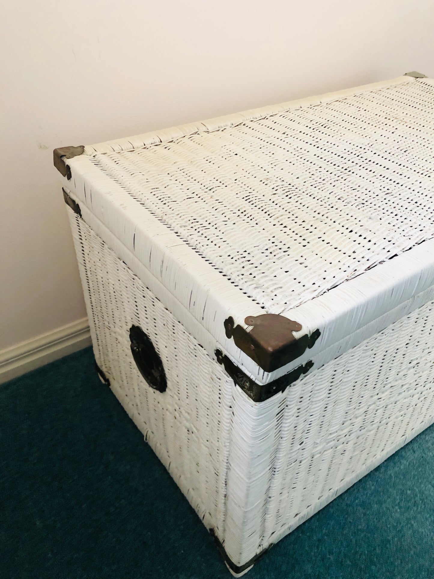 
                  
                    White Wicker/Cane Blanket Box / Trunk (21782)
                  
                