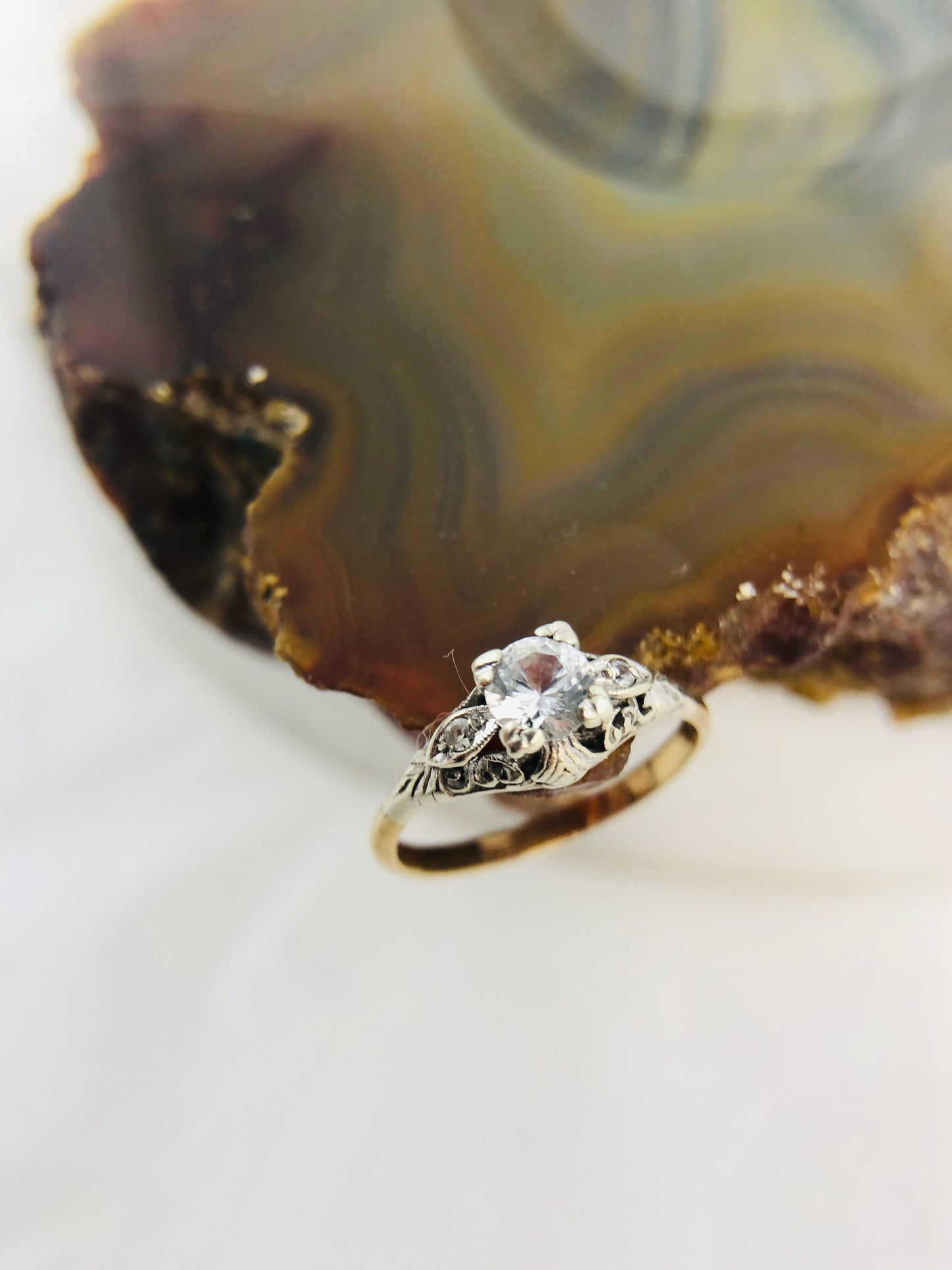 
                  
                    9ct Gold & White Gold Ring (21593)
                  
                