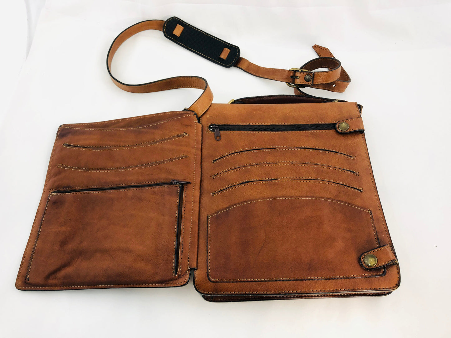 
                  
                    Vintage Giudi Italian Leather Messenger Bag (21657)
                  
                