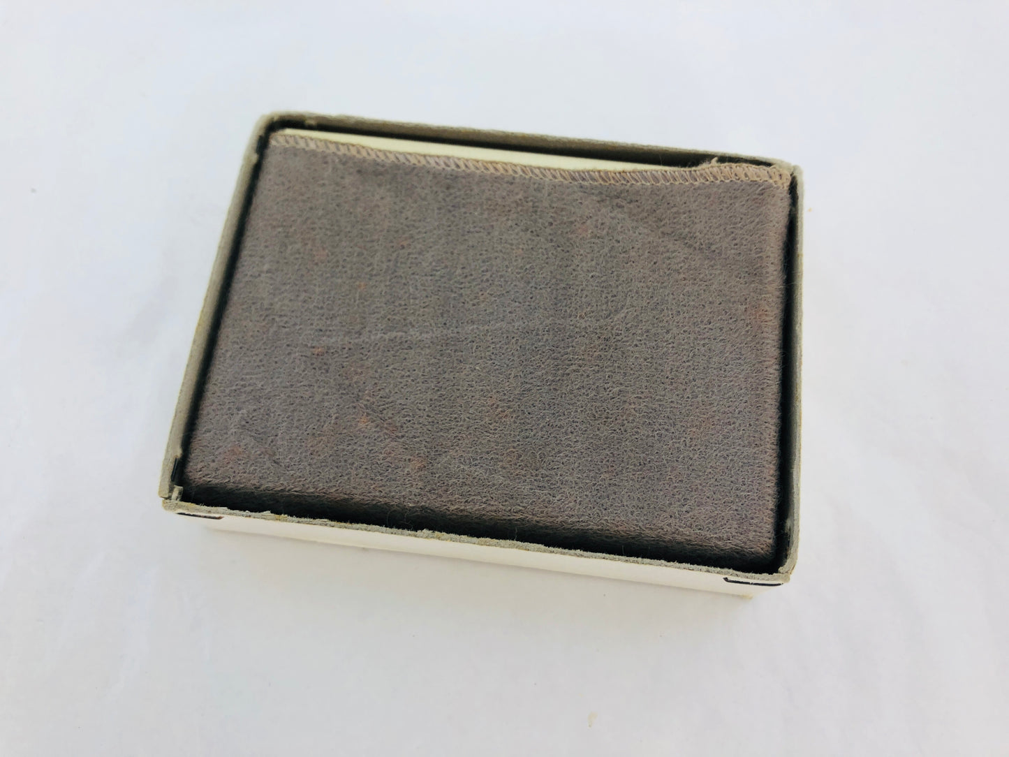 
                  
                    Vintage Agme Woman Musical Compact (21629)
                  
                
