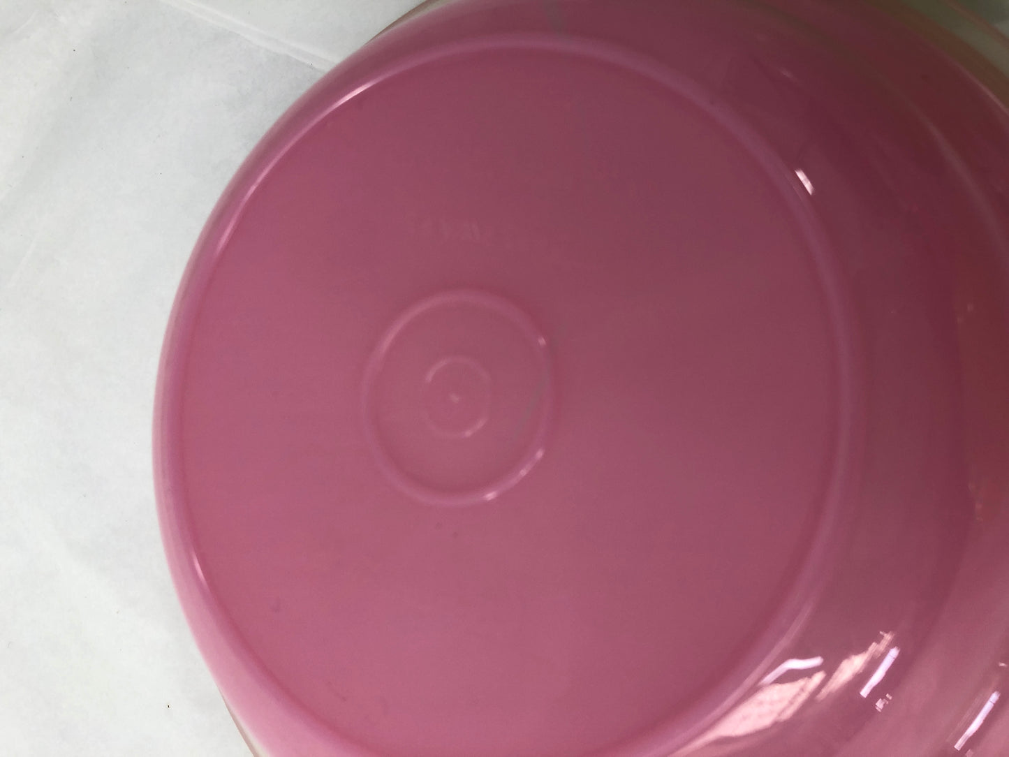 
                  
                    Vintage NZ Made Tupperware Bowls & Cups with Lids (21412)
                  
                