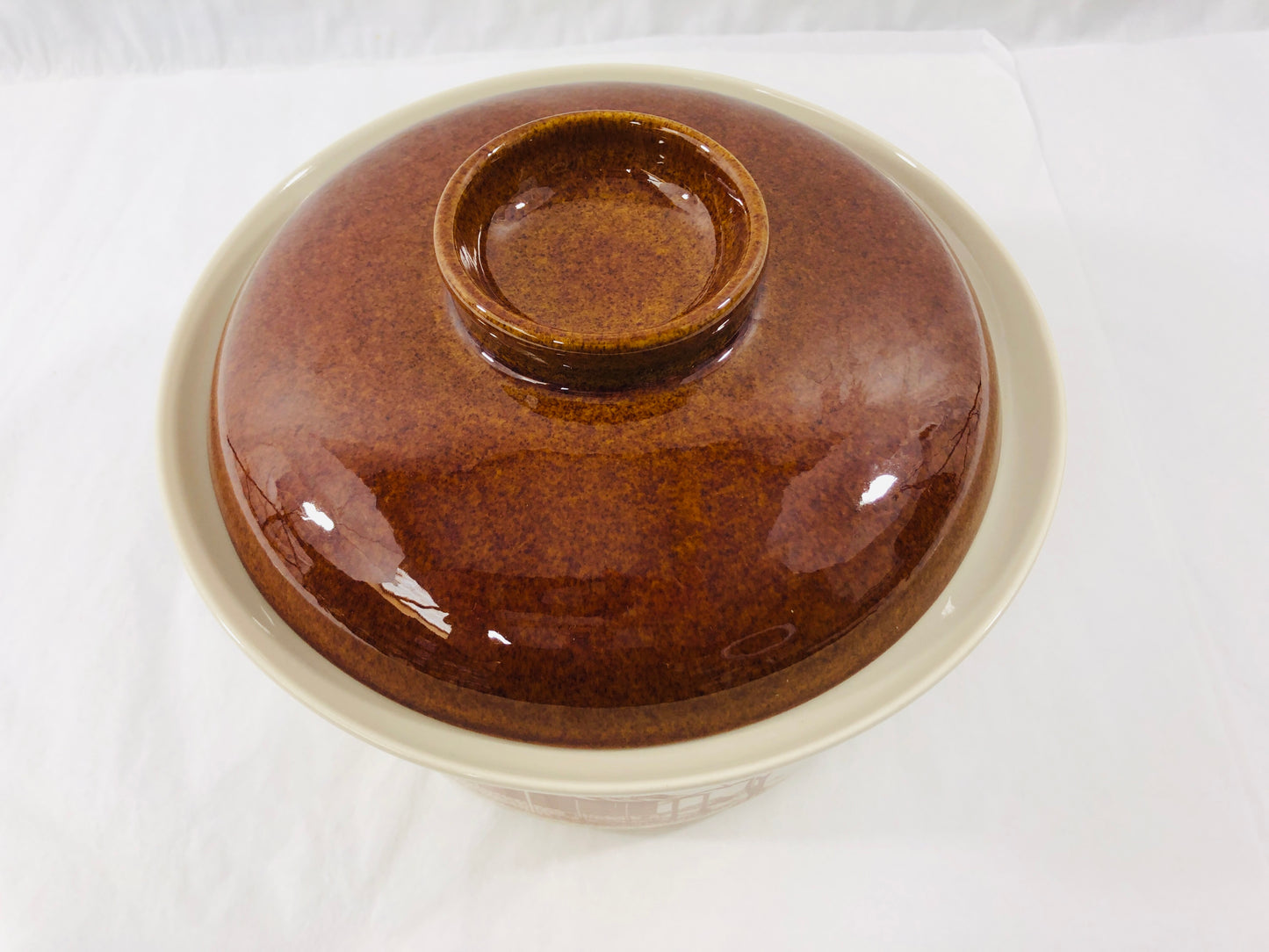 
                  
                    Crown Lynn Heritage Cookware - Casserole Dish with Lid (20790)
                  
                