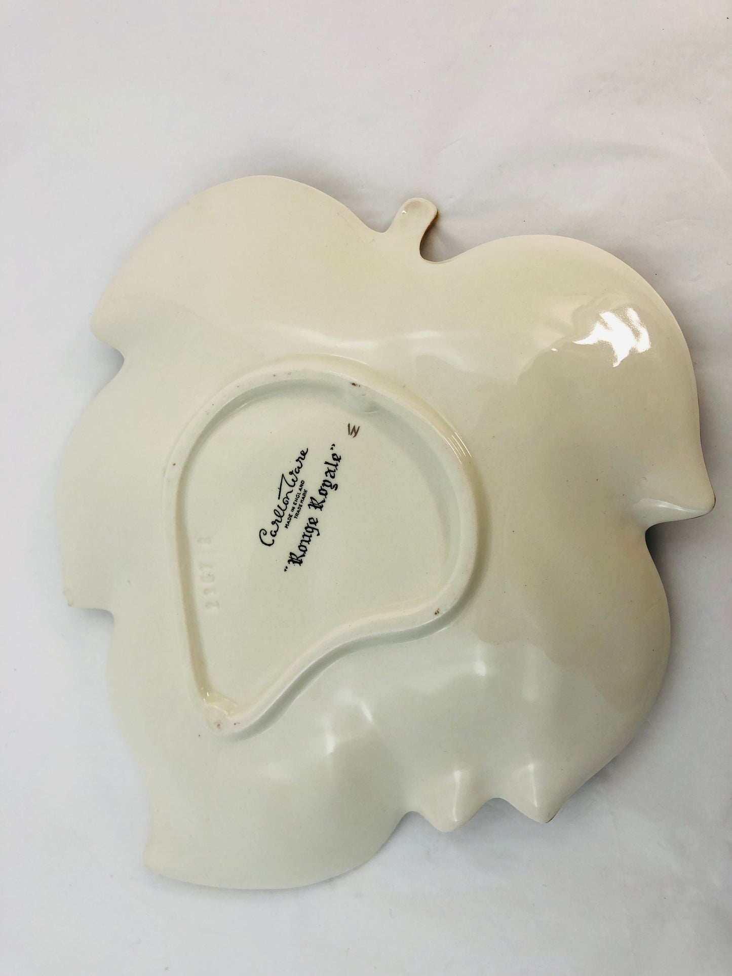 
                  
                    Carlton Ware - Rouge Royale Leaf Dish  (12362)
                  
                