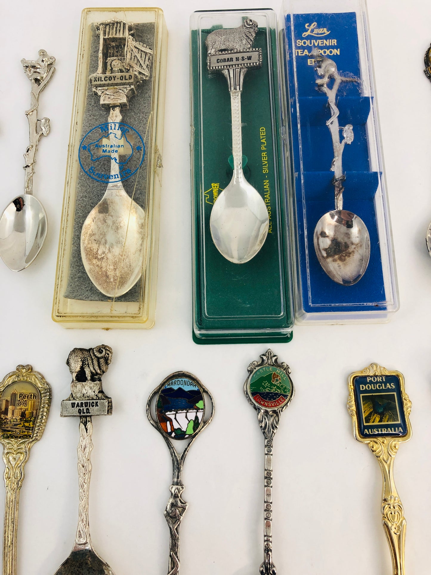 
                  
                    Vintage Australian Collectable Spoons x 17 (21325)
                  
                