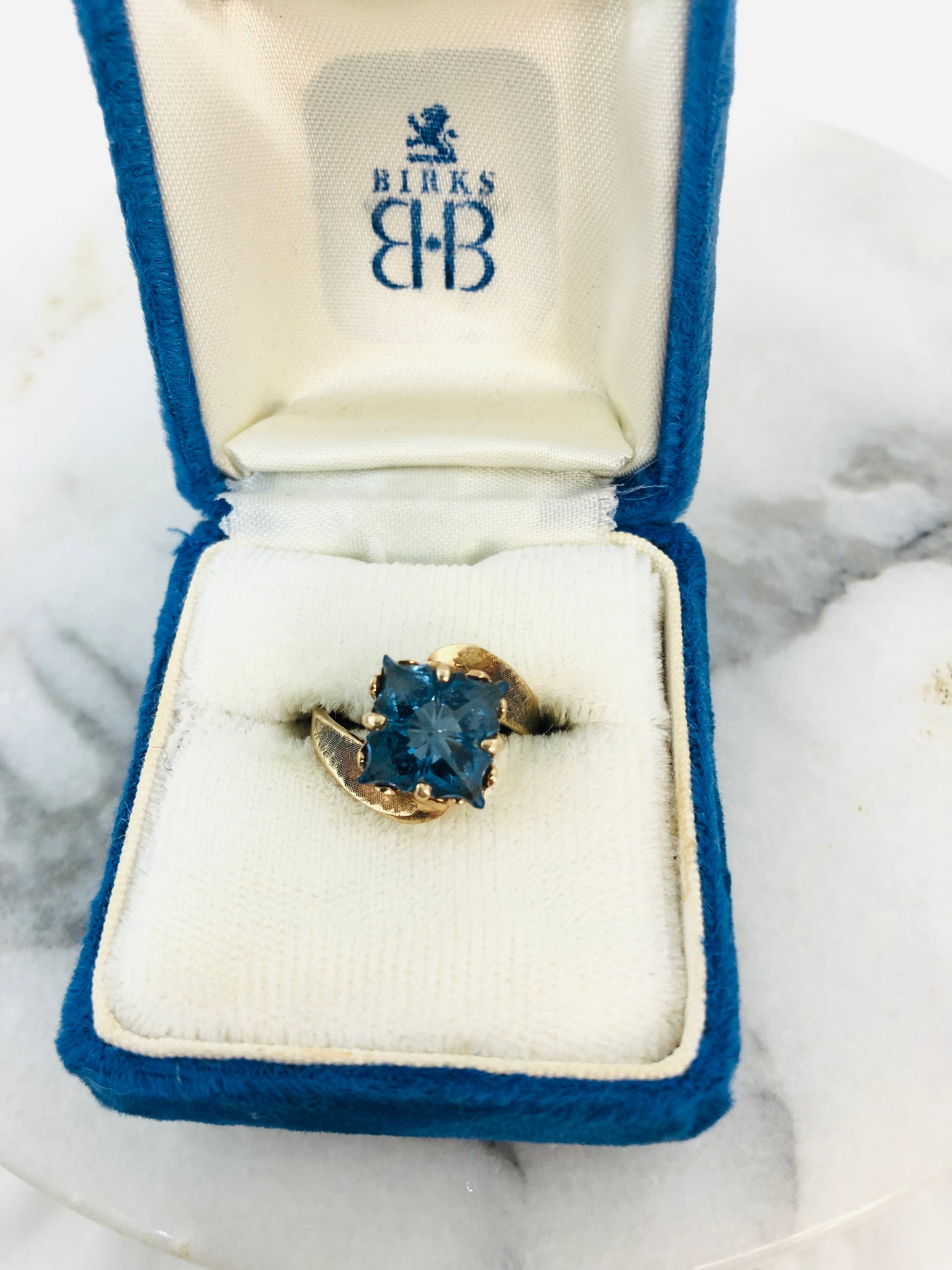 
                  
                    10K Gold Ladies Ring with Stunning Blue Gemstone (21591)
                  
                
