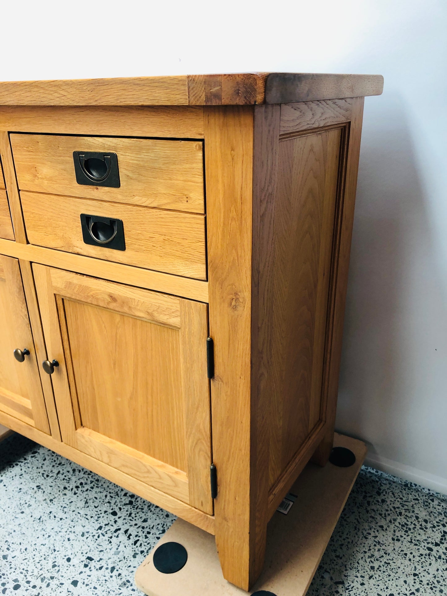 
                  
                    Stunning Besp-Oak Solid Oak 2 Piece Hutch Buffet Unit (21603)
                  
                