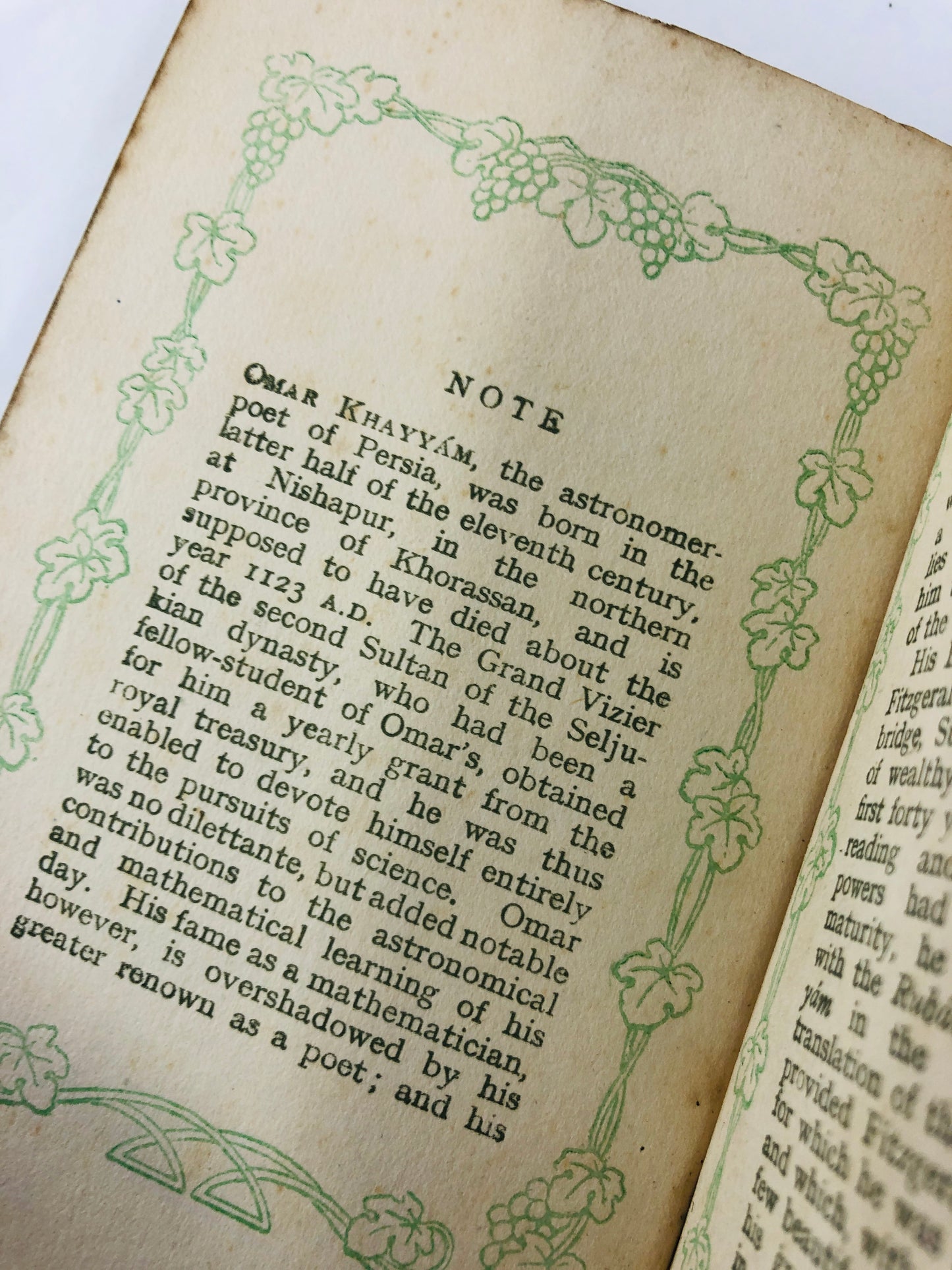 
                  
                    Antique Book  of Rubáiyát of Omar Khayyám - Collins (21585)
                  
                