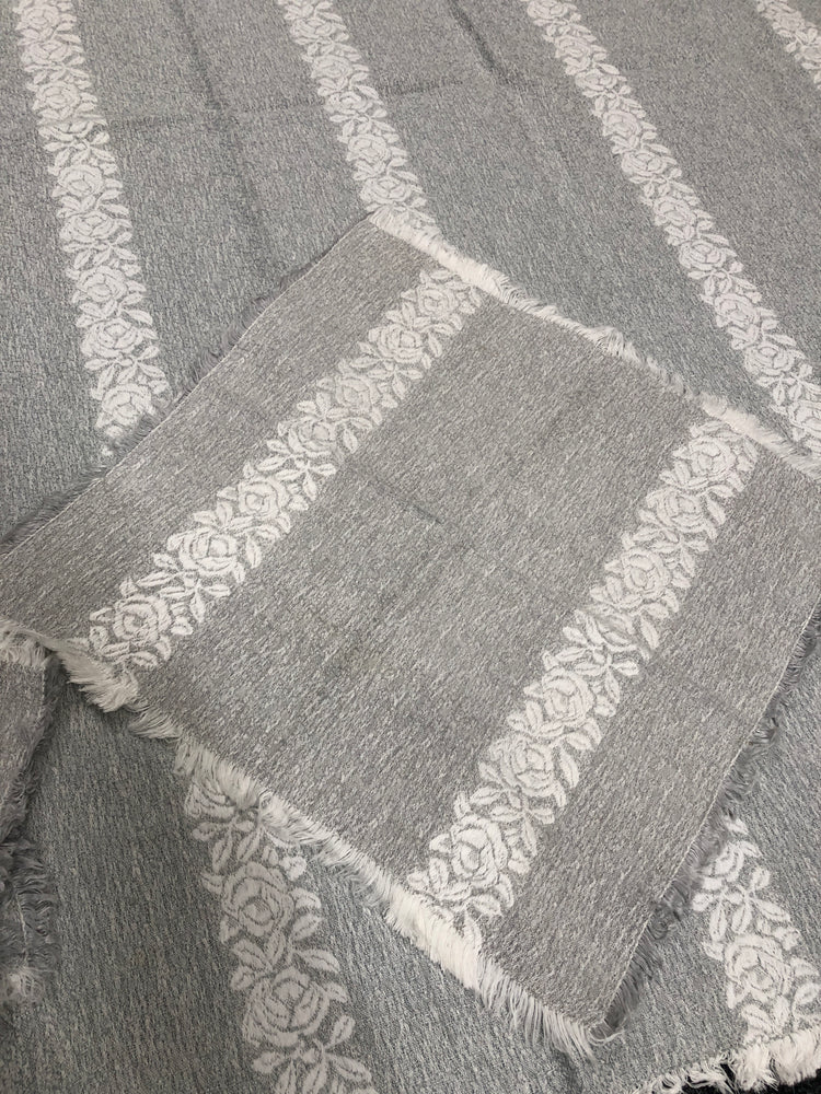 
                  
                    Grey Tablecloth With Napkins (21408)
                  
                