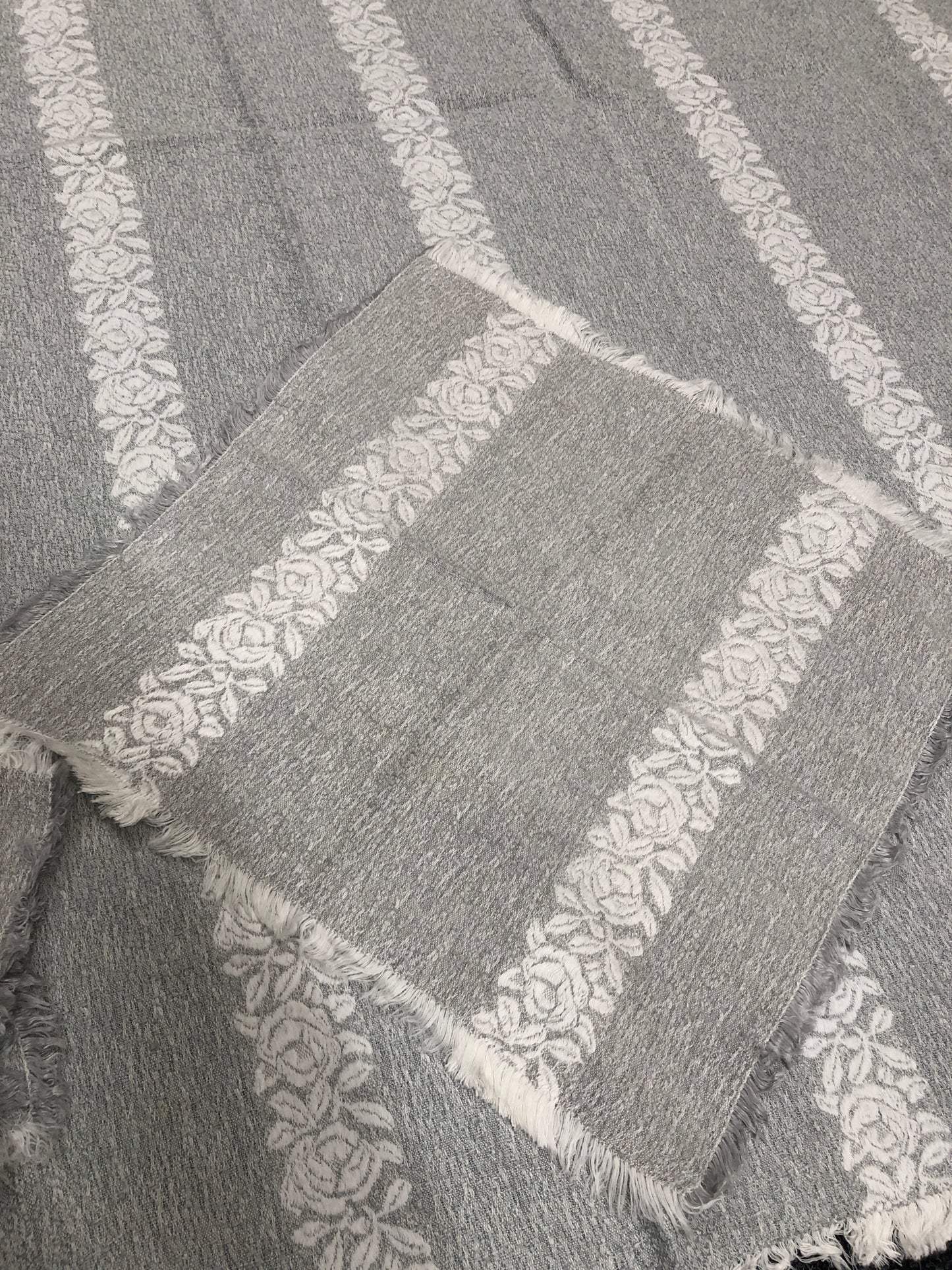 
                  
                    Grey Tablecloth With Napkins (21408)
                  
                