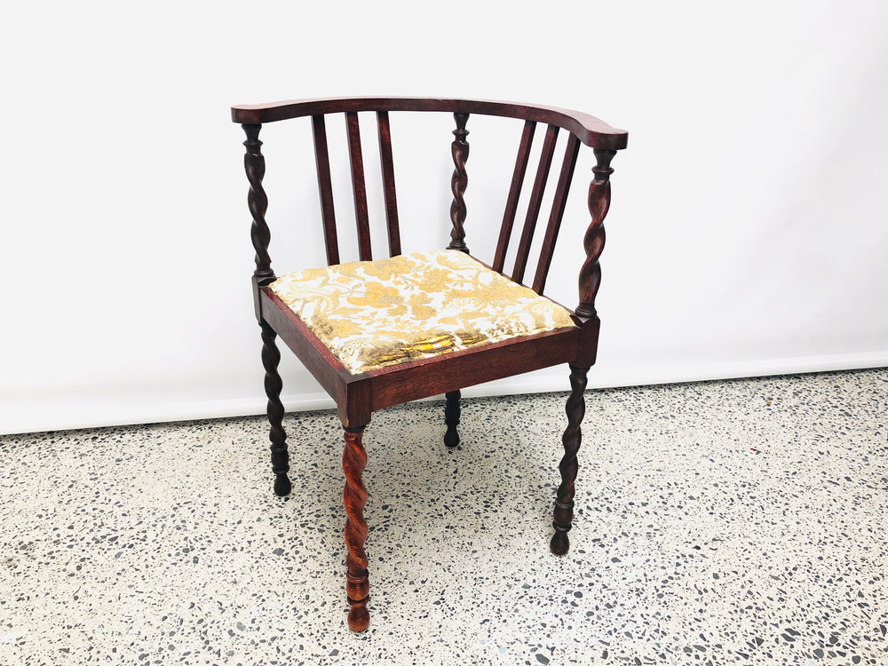 Antique Corner Chair with Bailey Twist Legs (21765)