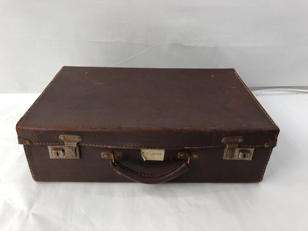 Vintage Pegasus - Hard shell Suitcase - NZ  (20408)