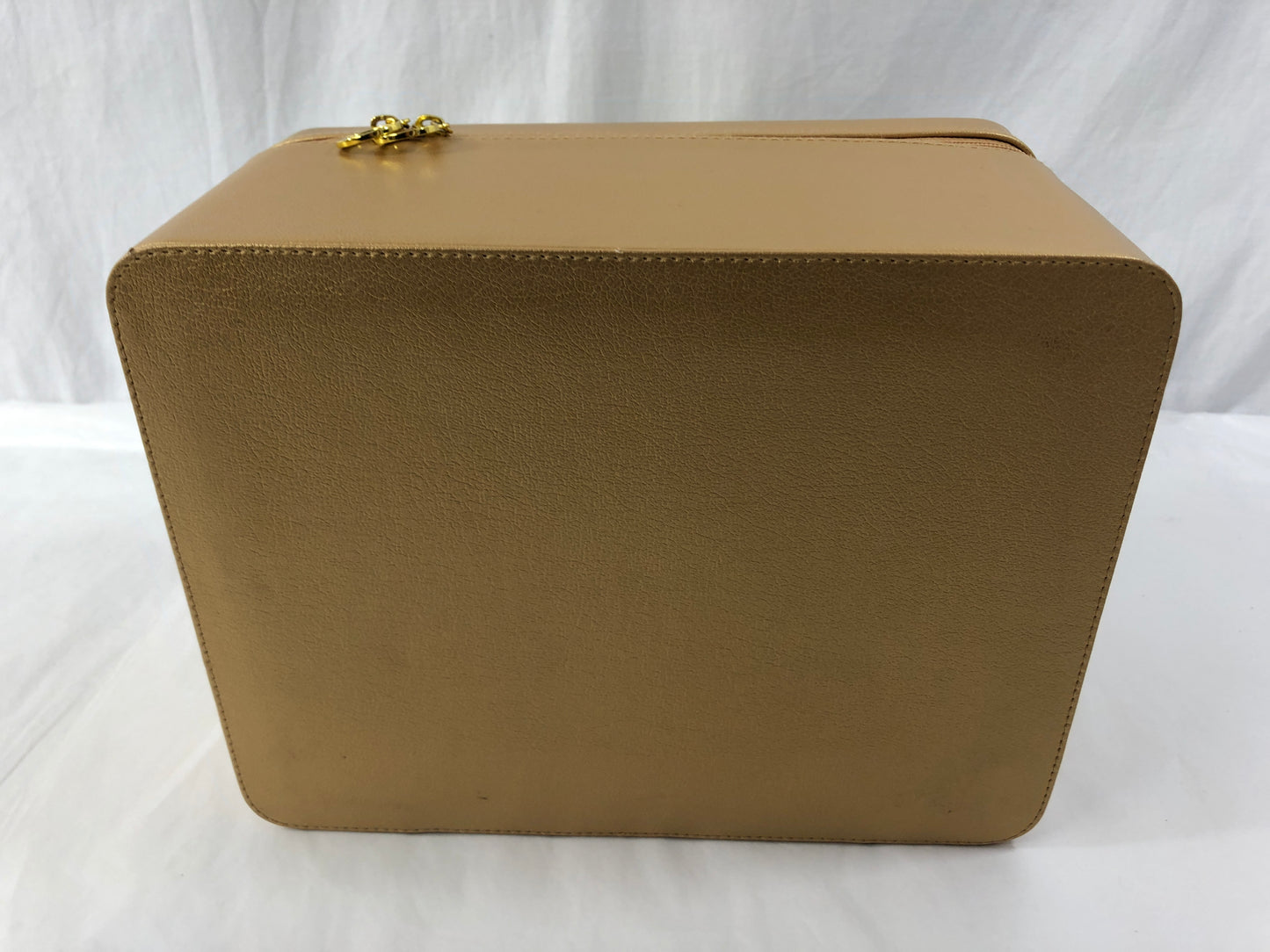 
                  
                    Estee Lauder Large Cosmetic Travel Storage Case (21444)
                  
                