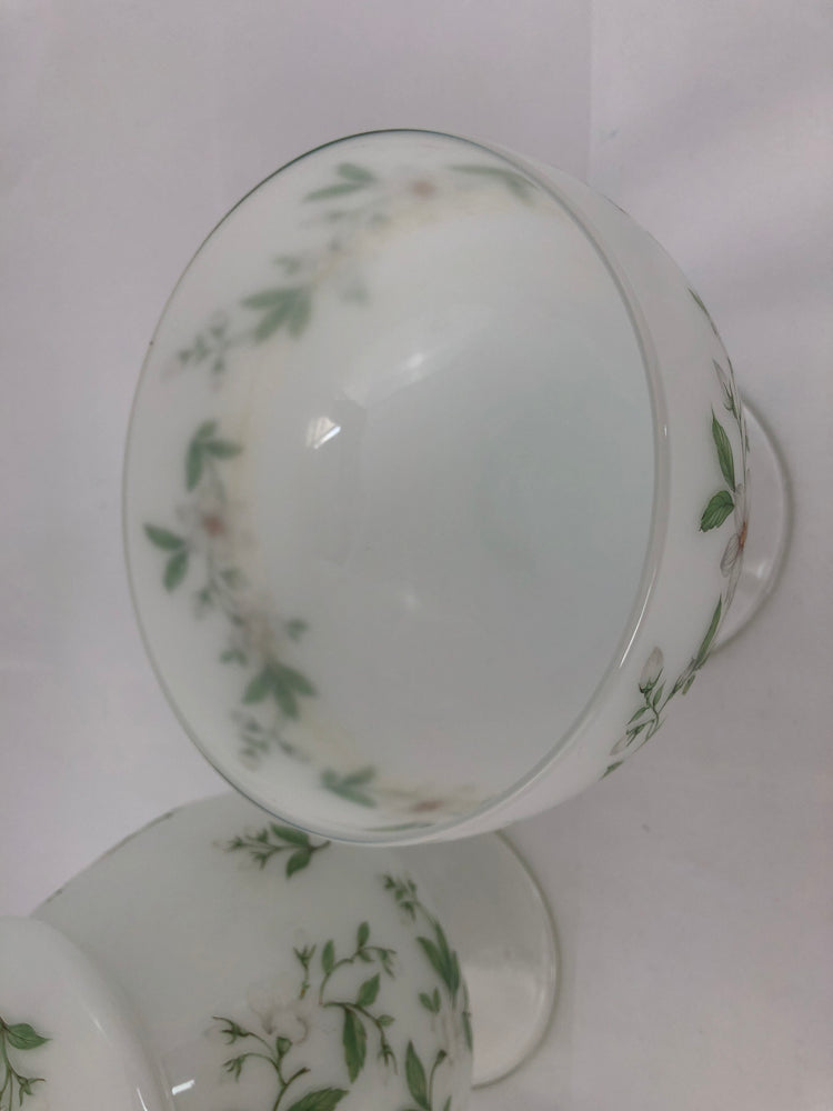 
                  
                    Vintage White Glass Candy Dish with Lid & (20110)
                  
                