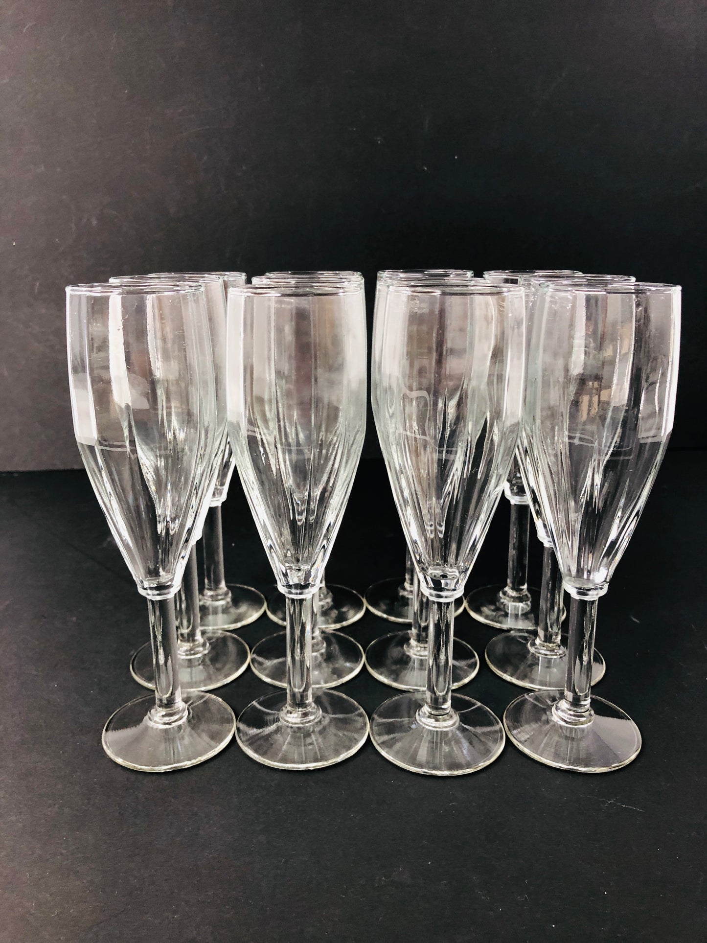 
                  
                    Vintage Geo Look Champagne Flutes  x 12 (21568)
                  
                