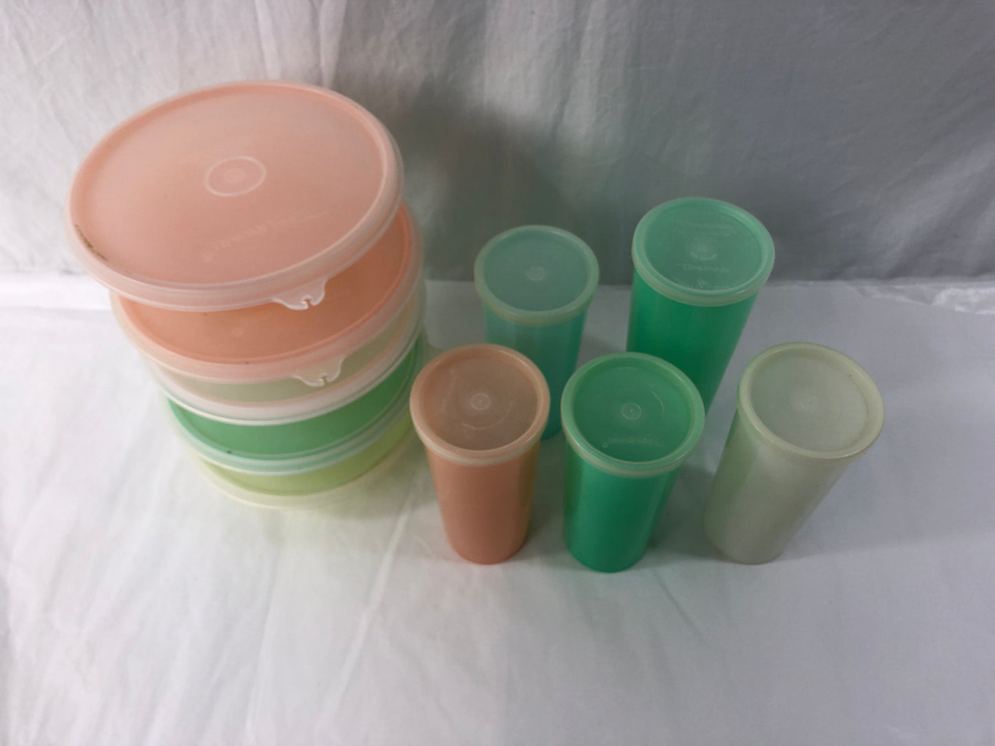 
                  
                    Vintage NZ Made Tupperware Bowls & Cups with Lids (21413)
                  
                
