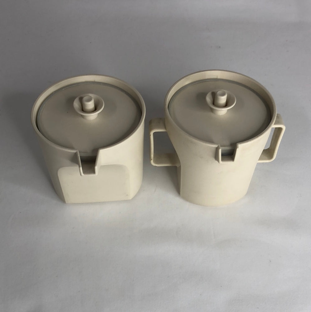 Tupperware Storage/Pouring Cups  (17220)