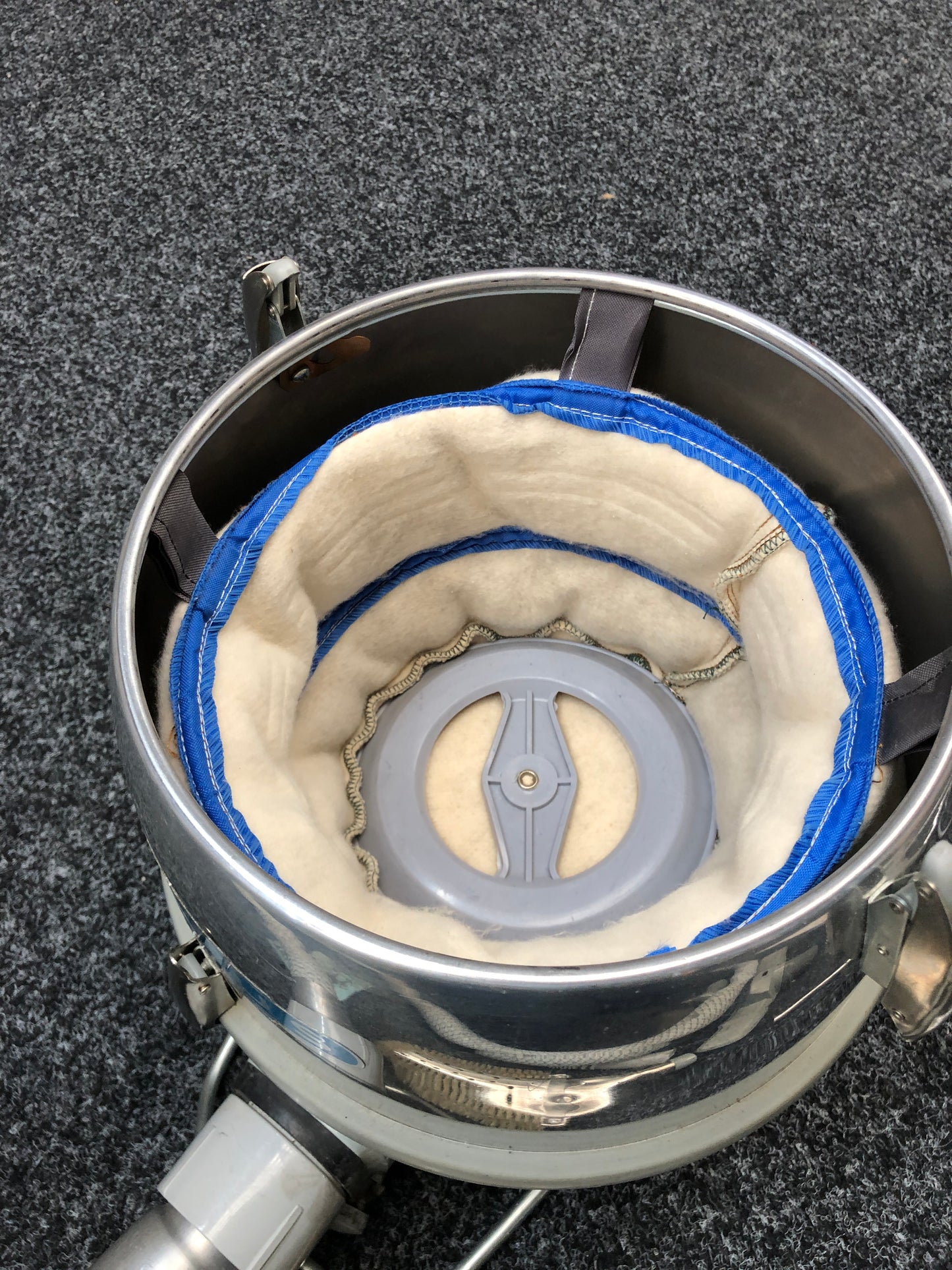 
                  
                    Nilfisk -Tellus GS 80 Vacuum - Working (21397)
                  
                