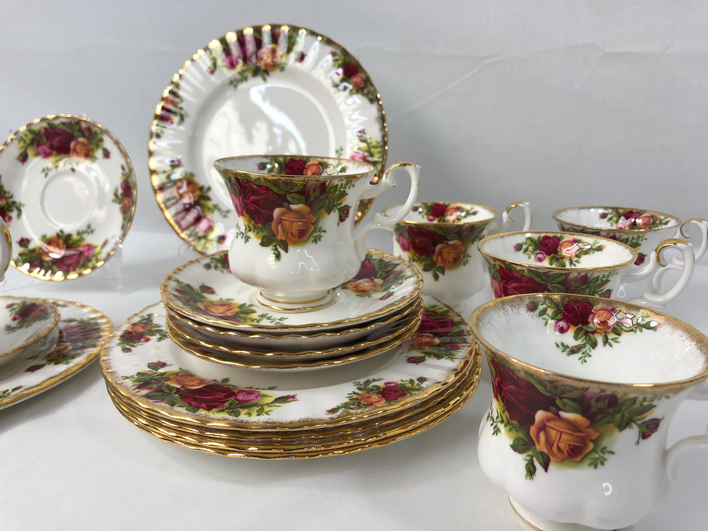 
                  
                    Royal Albert - Old Country Roses 6 x Trio (19111)
                  
                