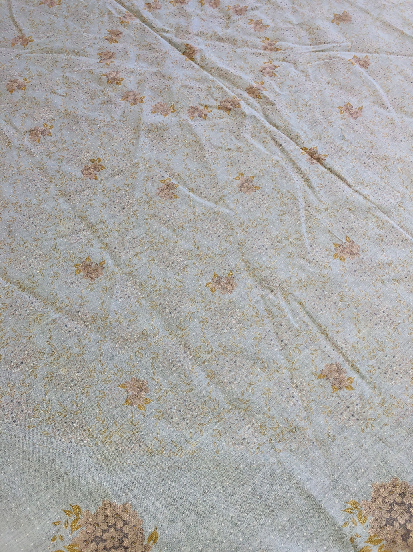 
                  
                    Round Soft Blue Tablecloth with Hydrangea (21660)
                  
                
